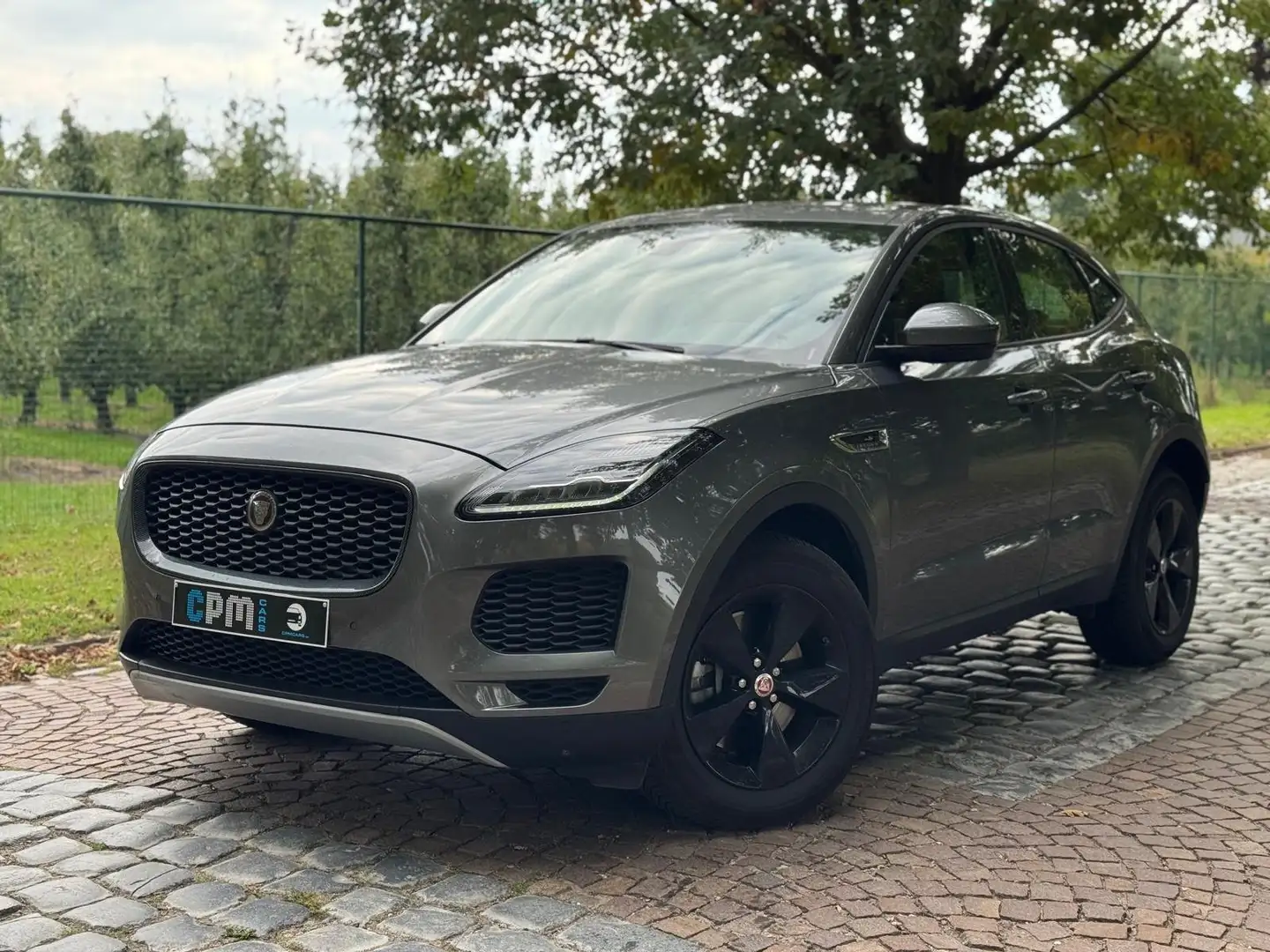 Jaguar E-Pace P200 AWD * 22400km! * CAMERA * PANO * NAVI * Серый - 1