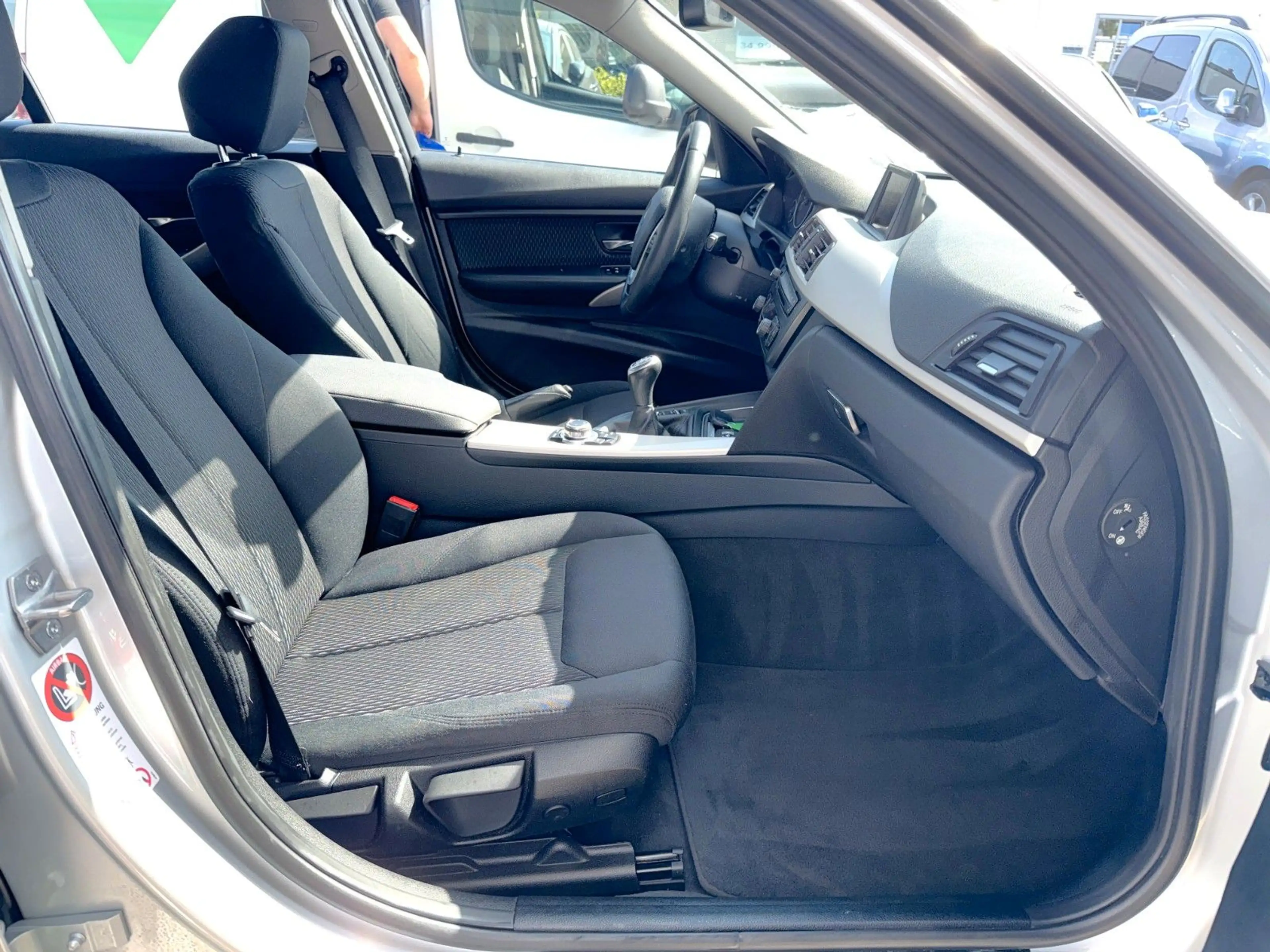 BMW 316 i Lim. *SITZH*2-ZONEN-KLIMA*SCHECKHEFT BMW* — photo 15