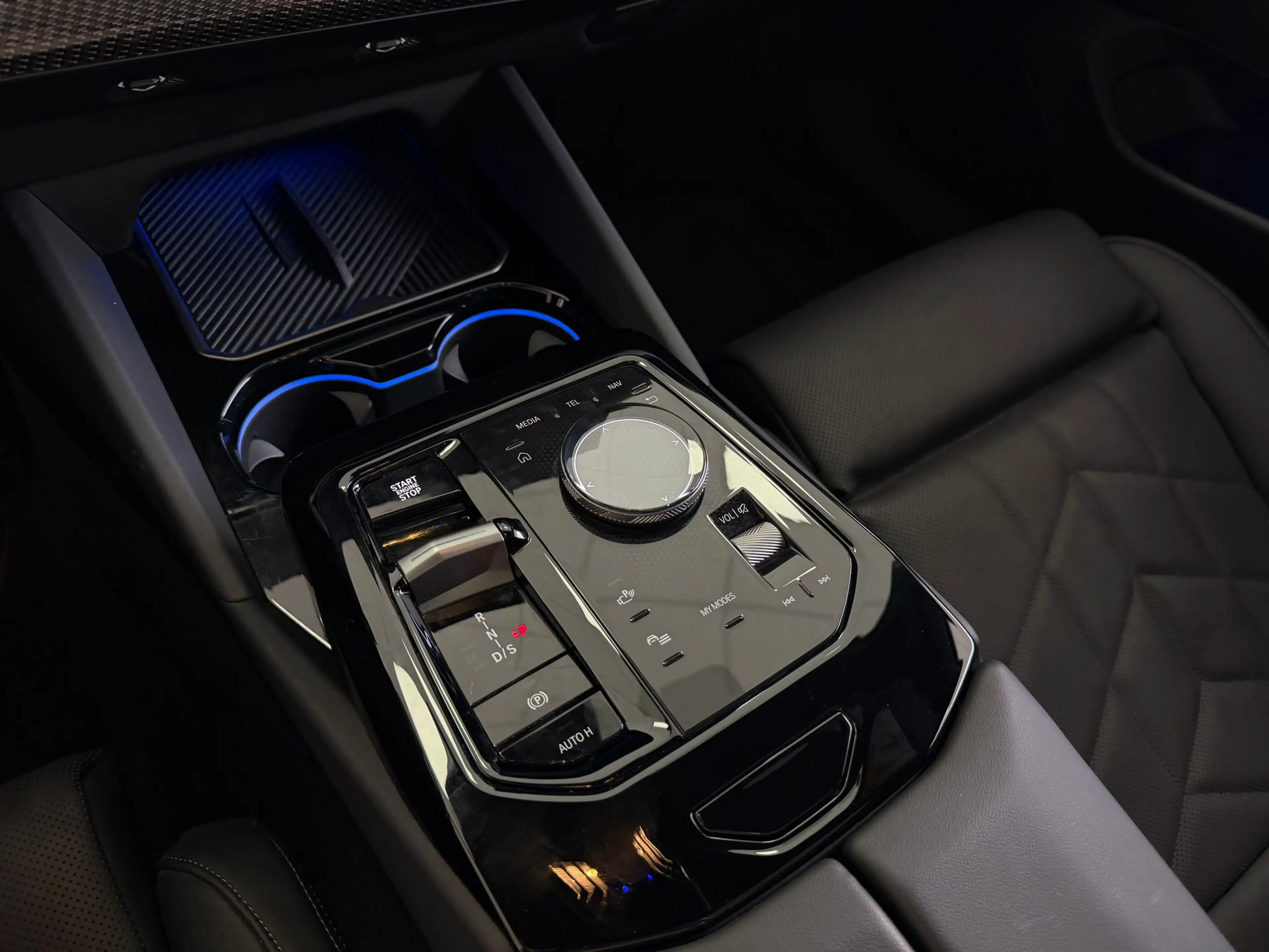 BMW 540 d xD M Sport Pro*PANO*HUD*B&W*MEMO*KEYL*360° — photo 15