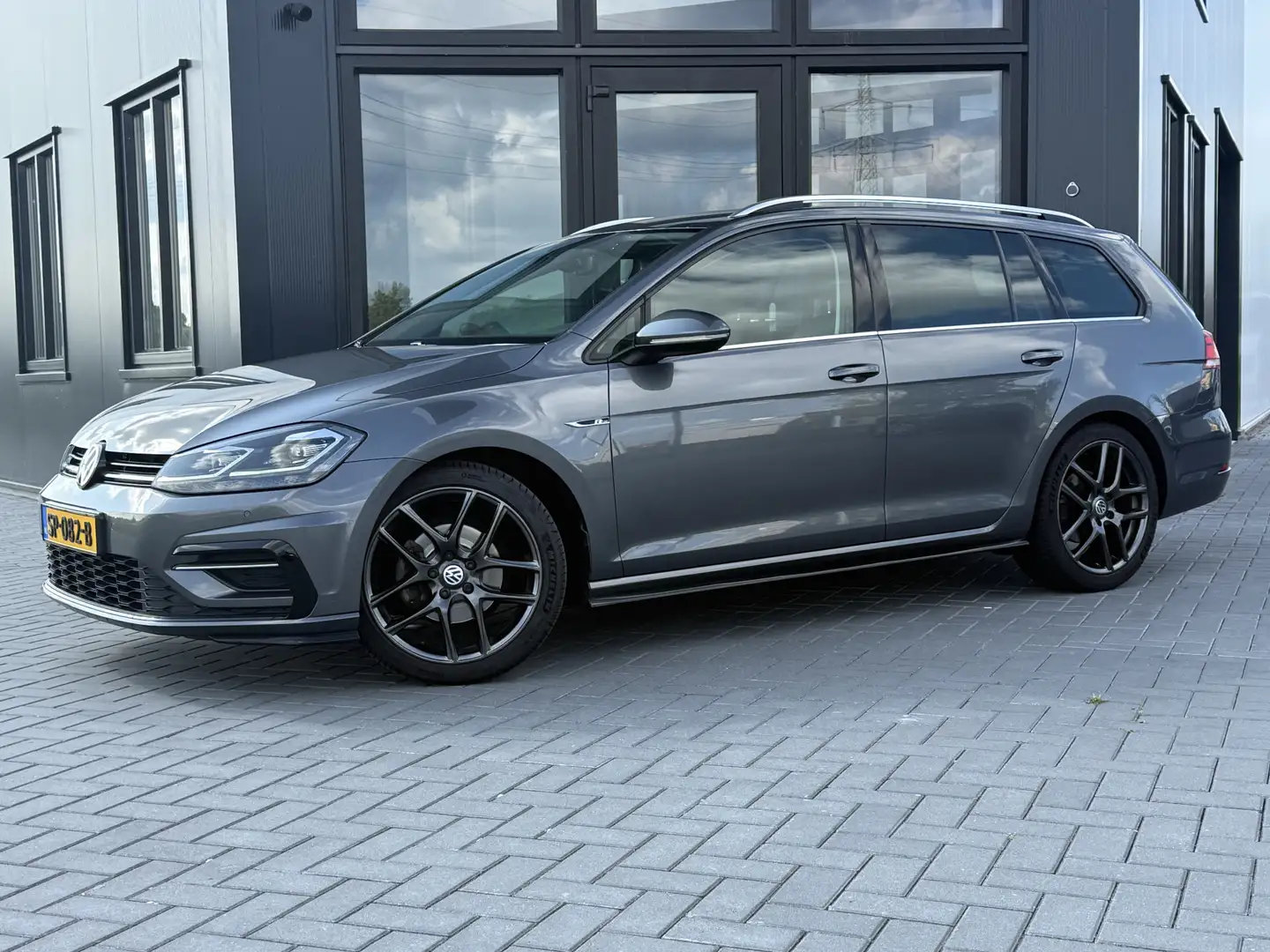 Volkswagen Golf Variant 1.4 TSI Highline Business R Clima | Verw. stoelen Grijs - 1