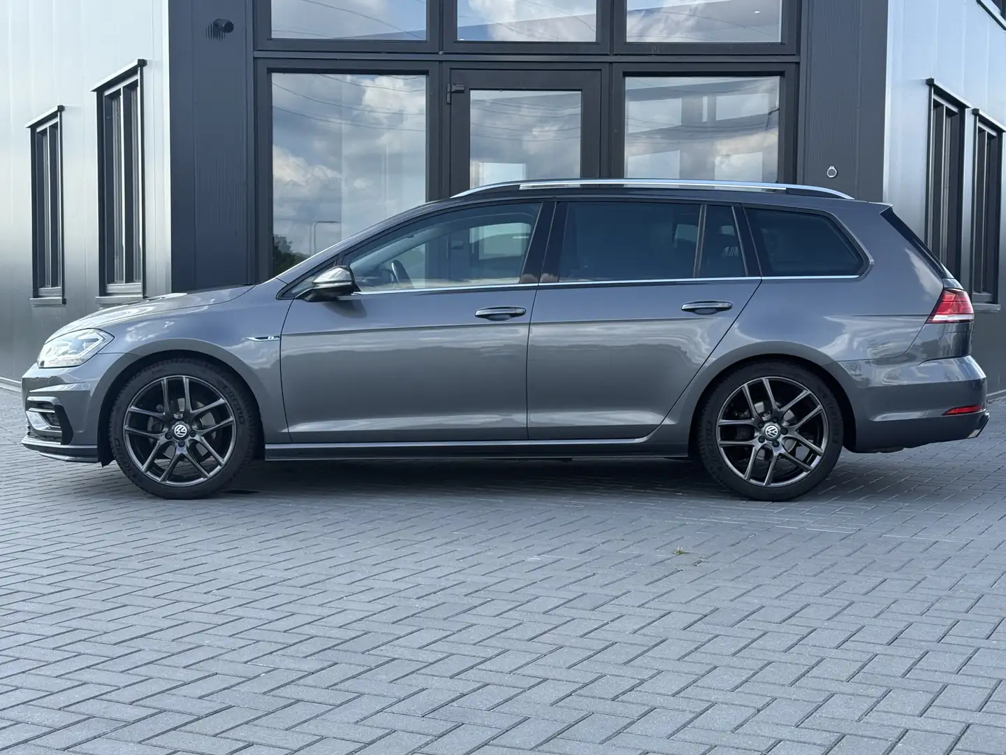 Volkswagen Golf Variant 1.4 TSI Highline Business R Clima | Verw. stoelen Grijs - 2