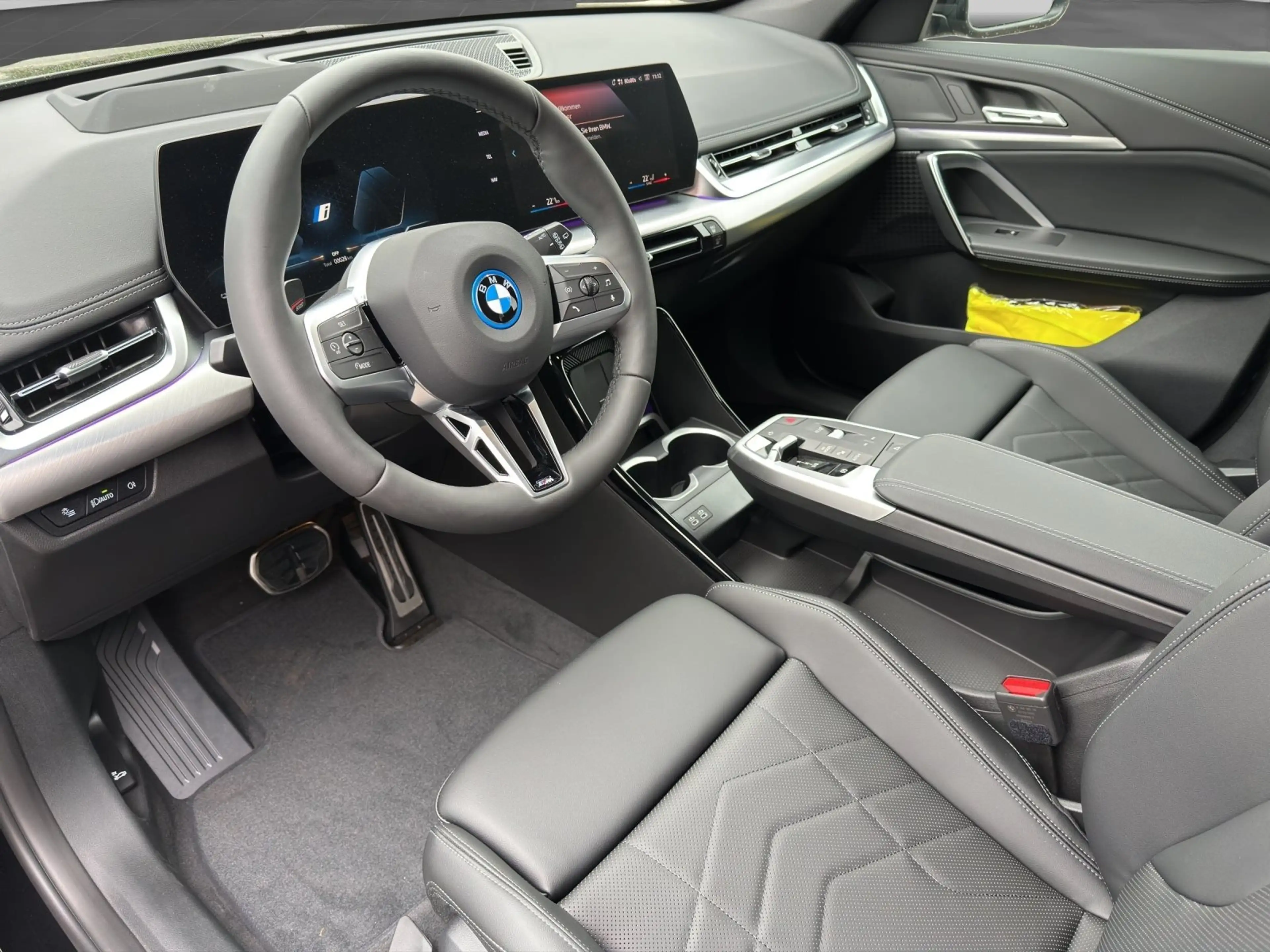 BMW iX1 eDrive20 M Sportpaket - UPE 63.870,00 € #exclusive — photo 9