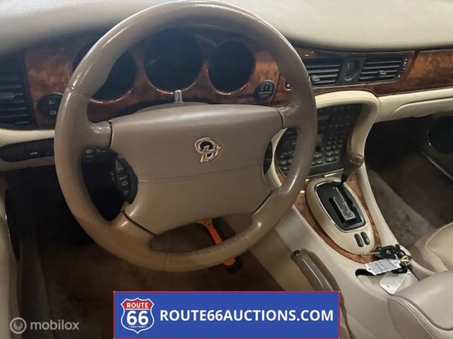 Daimler Eight 4.0 | 1998 | Route 66 Auctions Negro - 2