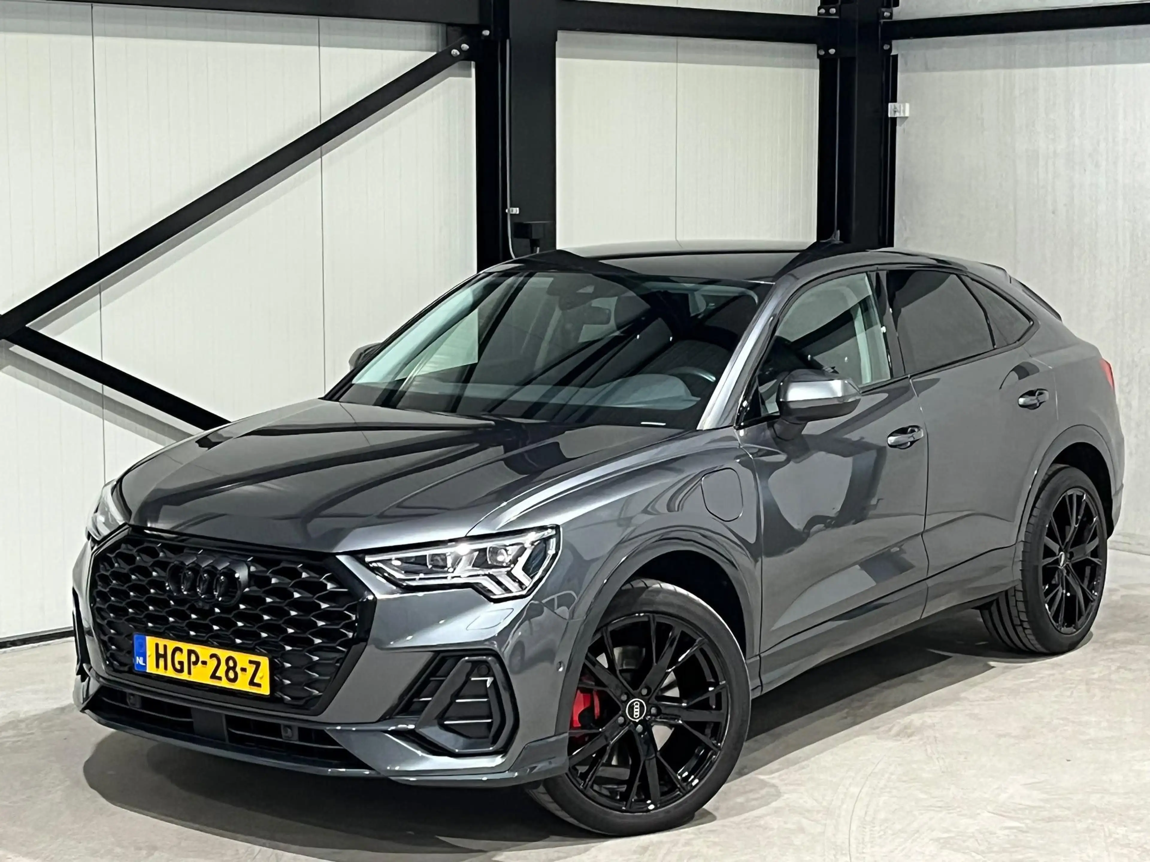 Audi Q3 Sportback 45 TFSI e | navi | black optiek | 360 ca — photo 10