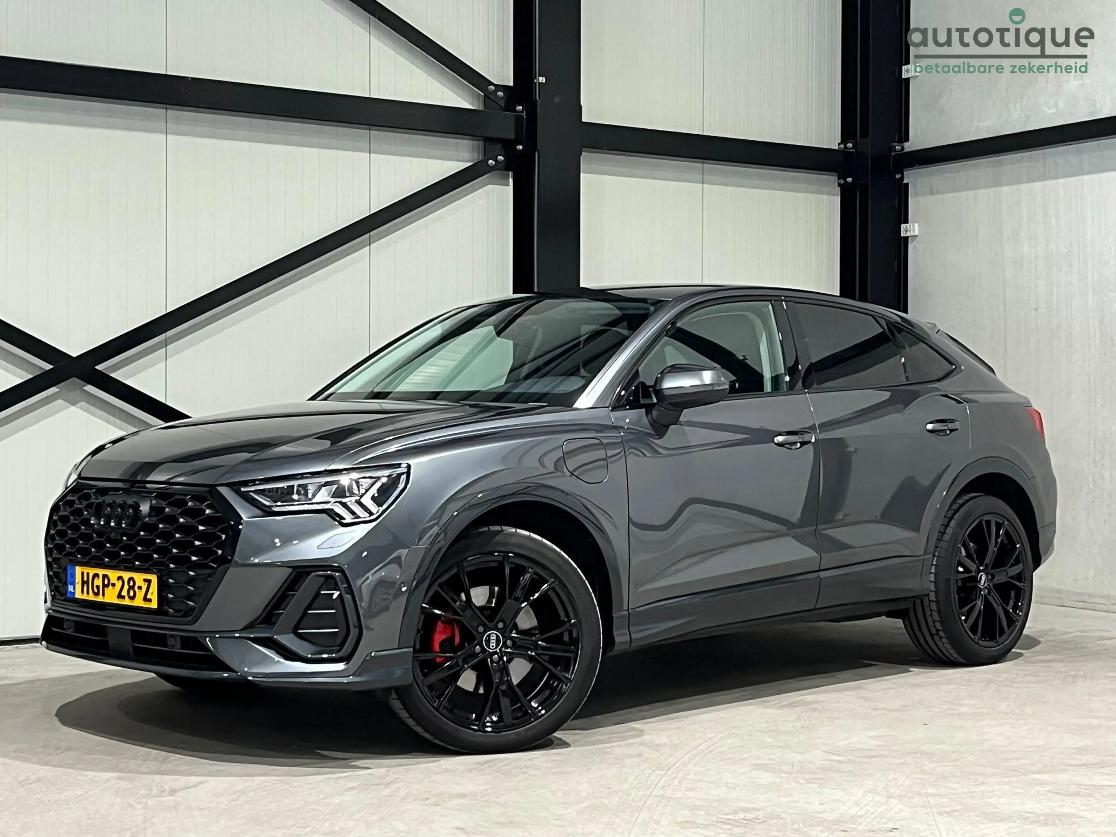 Audi Q3 Sportback 45 TFSI e | navi | black optiek | 360 ca