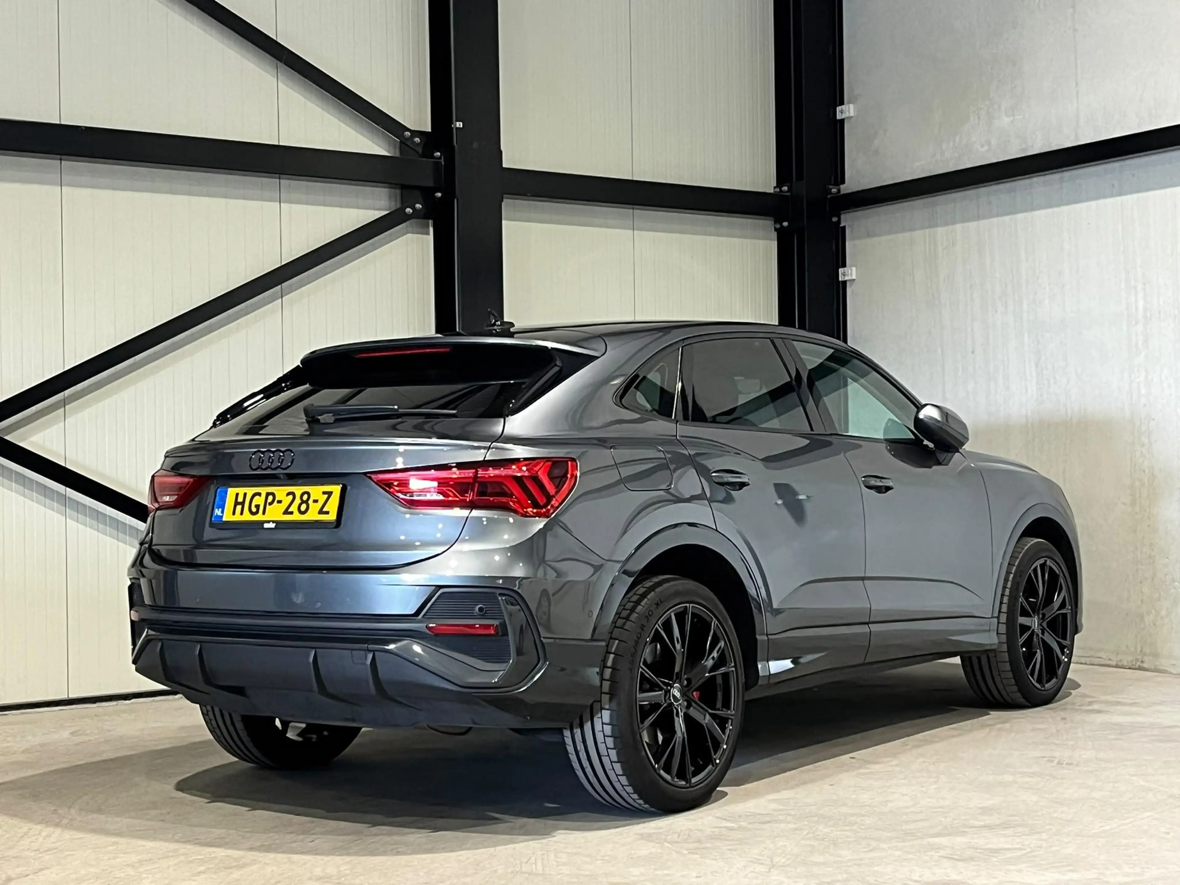 Audi Q3 Sportback 45 TFSI e | navi | black optiek | 360 ca — photo 2
