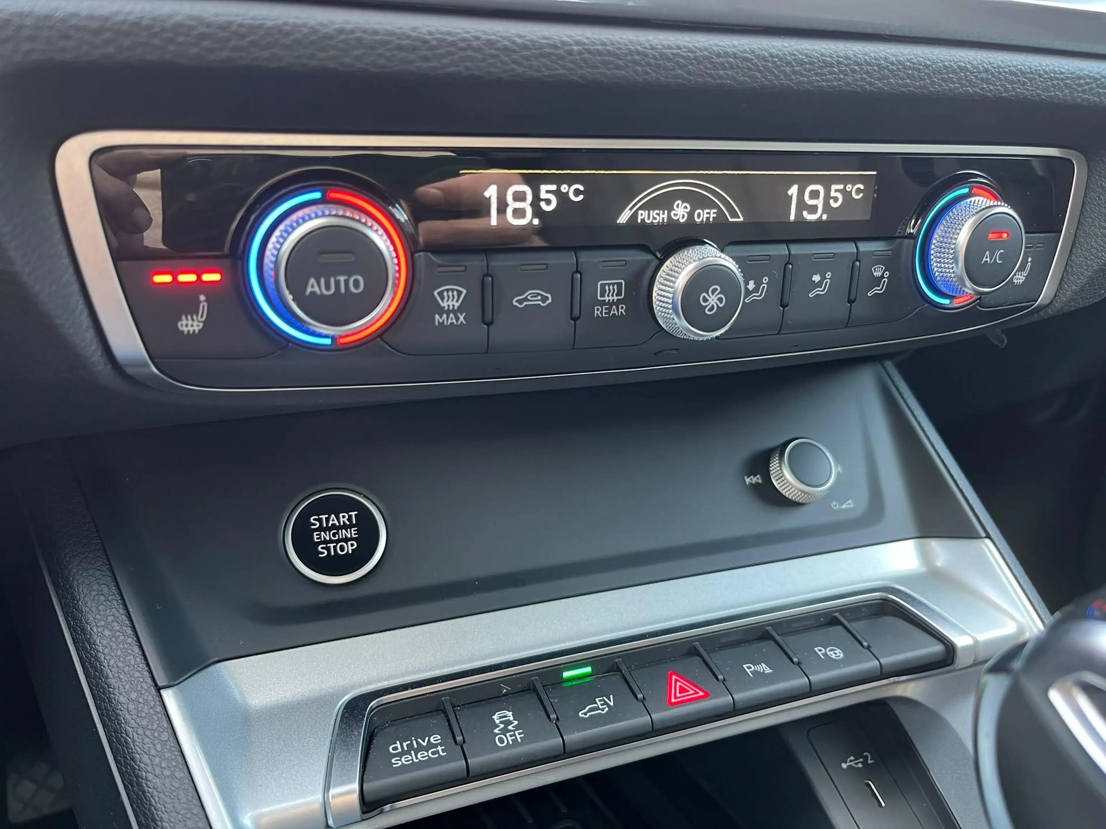 Audi Q3 Sportback 45 TFSI e | navi | black optiek | 360 ca — photo 13