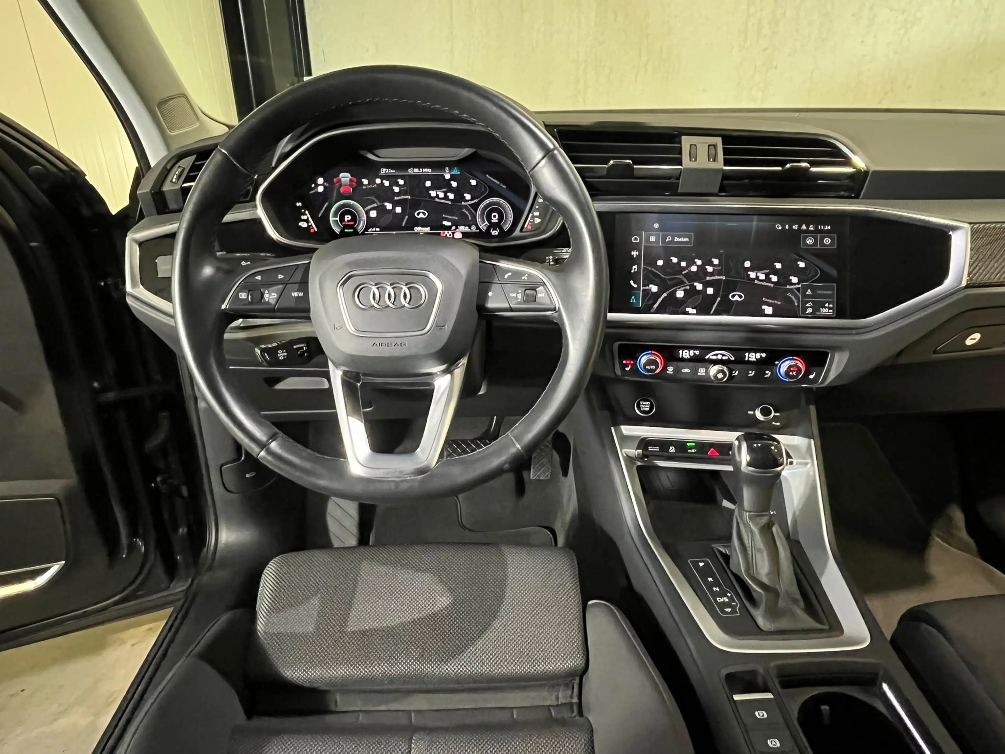 Audi Q3 Sportback 45 TFSI e | navi | black optiek | 360 ca — photo 4