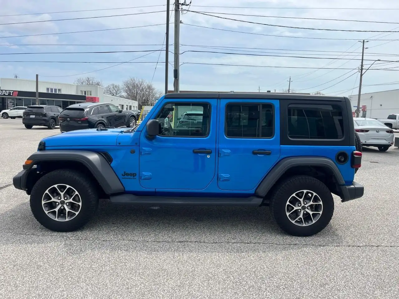 Jeep Wrangler снимка Jeep Wrangler