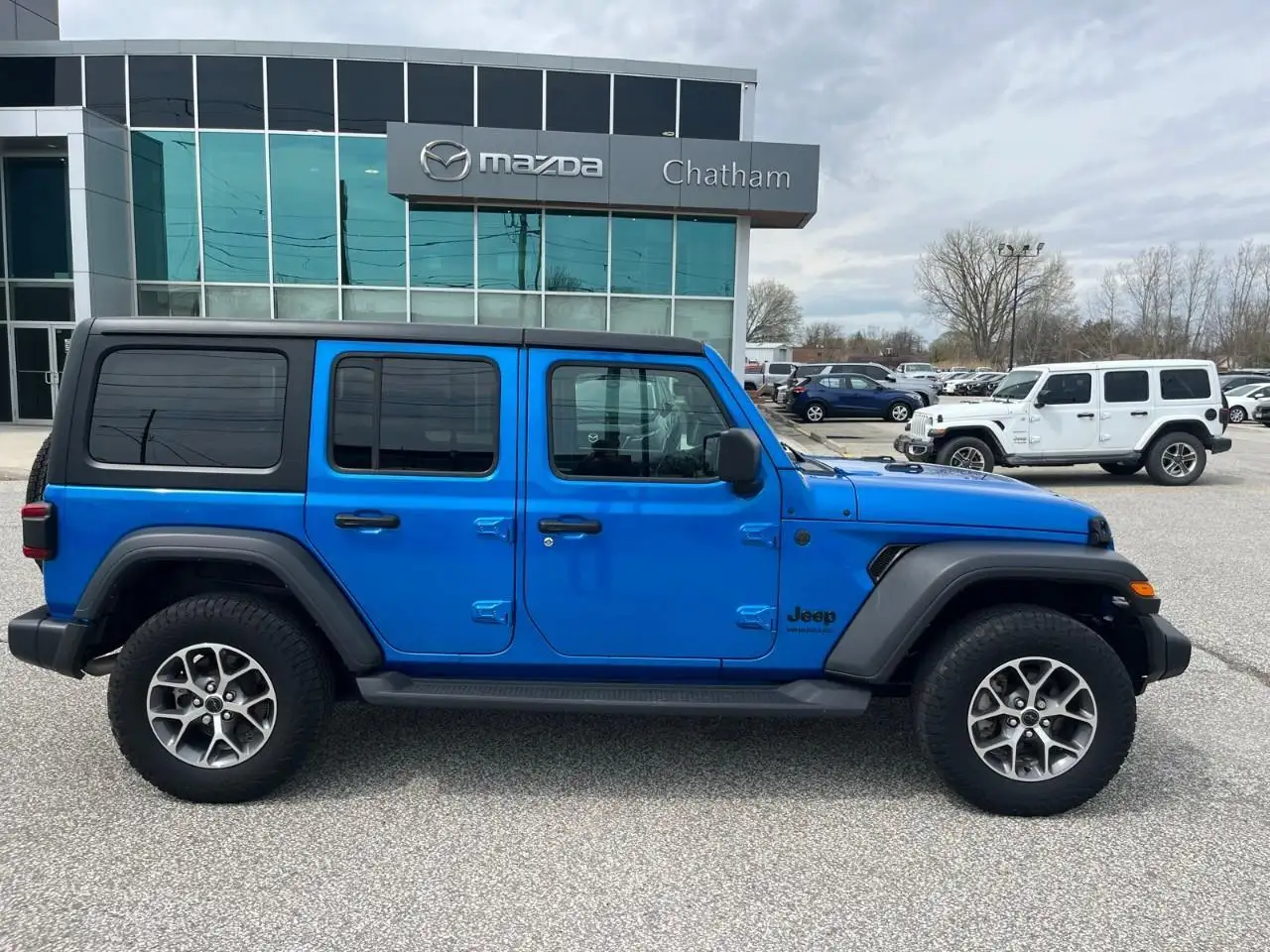 Jeep Wrangler снимка Jeep Wrangler