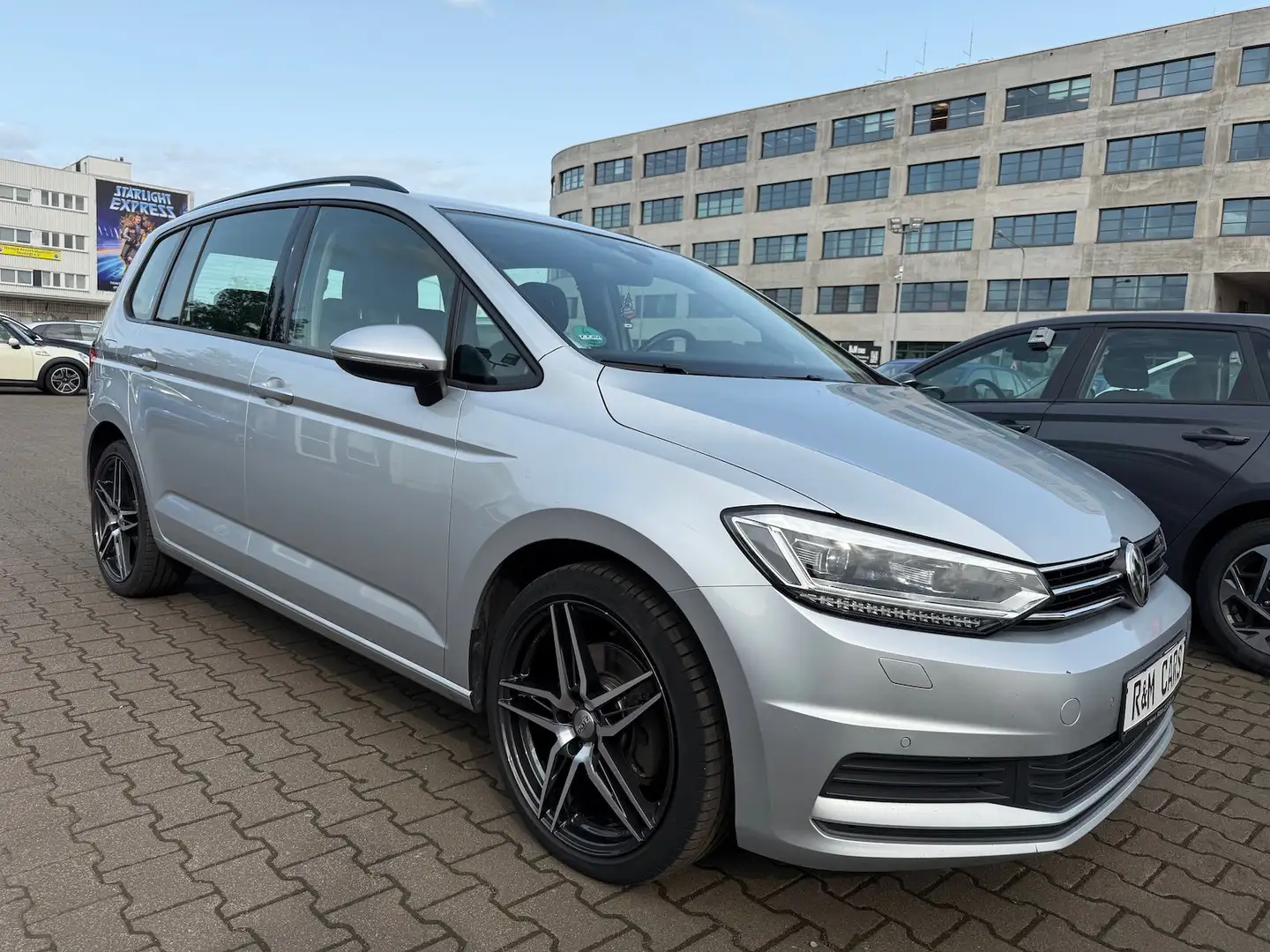 Volkswagen Touran 2.0TDI DSG Comfortline/7Sitze/19Zoll Zilver - 1