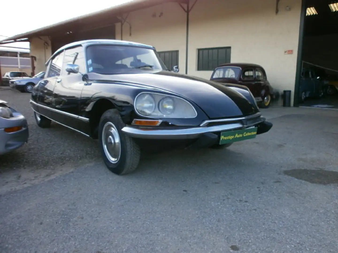 Citroen DS DS 23 INJECTION PALLAS CUIR crna - 2