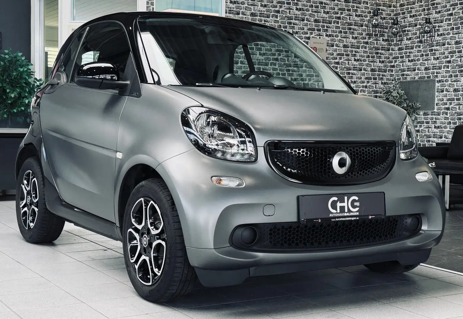 smart forTwo coupe Prime Grey Matt|JBLPANO||SHZ|TEMP.| Noir - 1