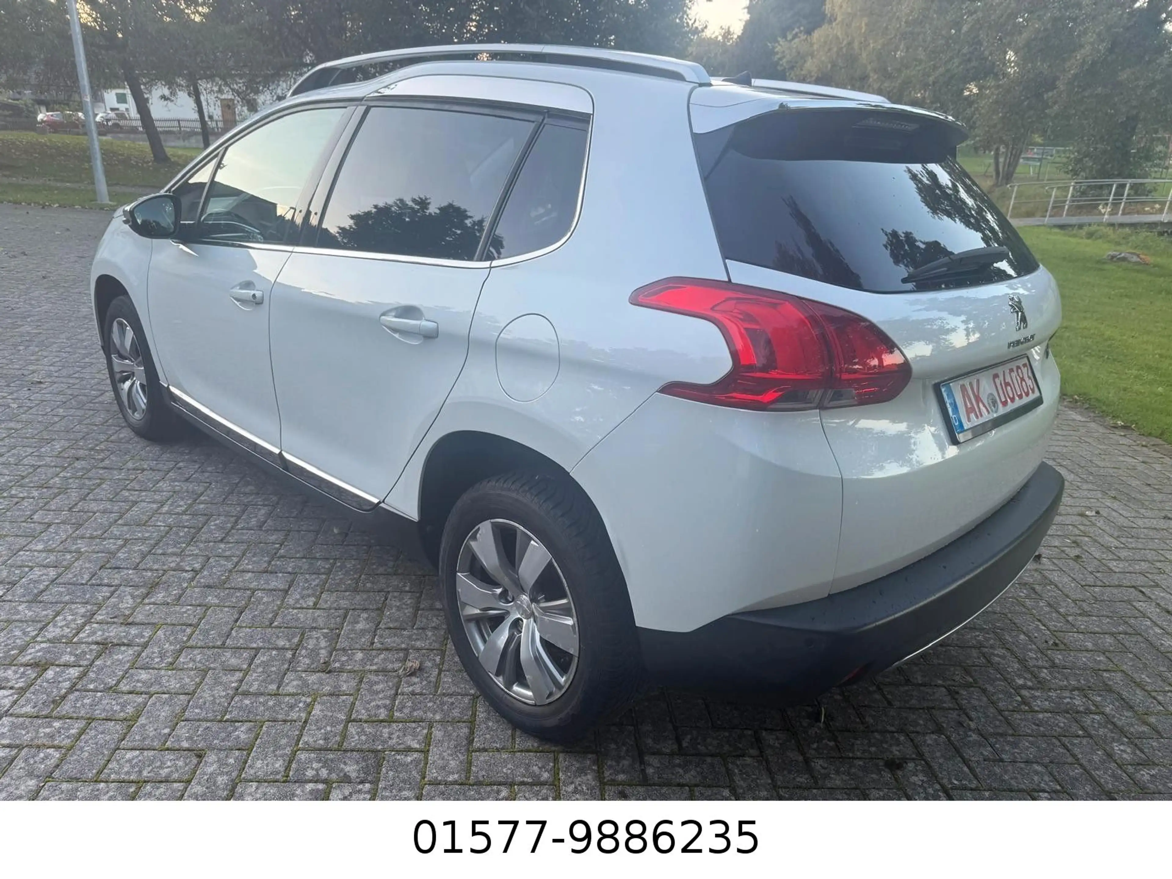 Peugeot 2008 120 VTI Aut Navi — photo 3