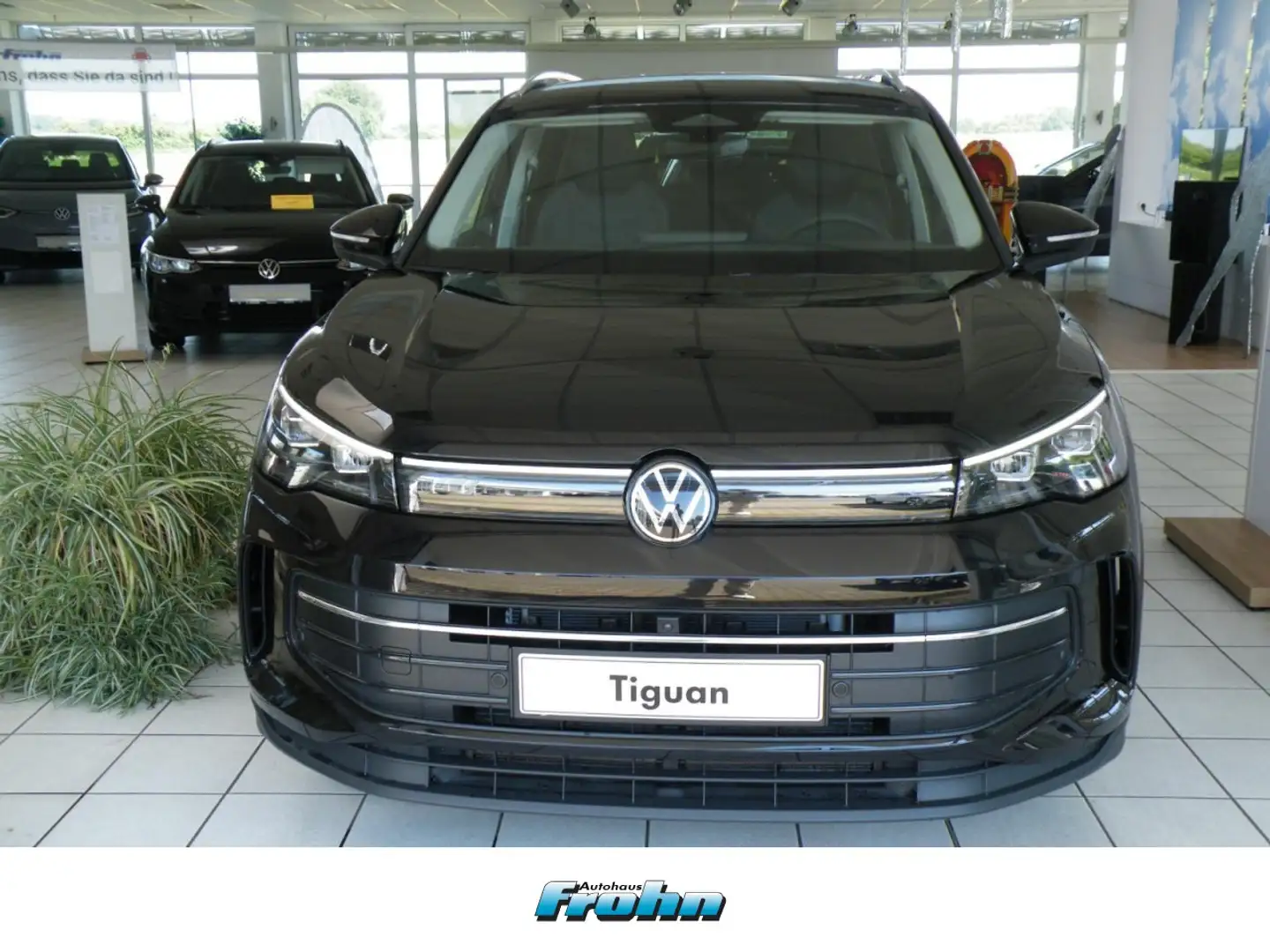 Volkswagen Tiguan 1.5 eTSI 110 kW Life Klima Navi Rückfahrkamera Schwarz - 1