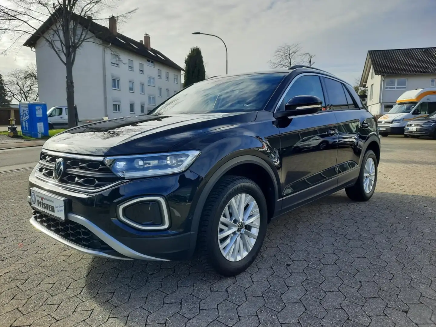 Volkswagen T-Roc Life 1.5TSI DSG Navi ACC LED Beats Keyless Klima Noir - 2