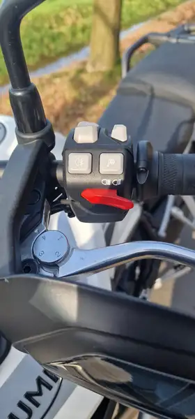 Triumph Tiger 900 - foto 6