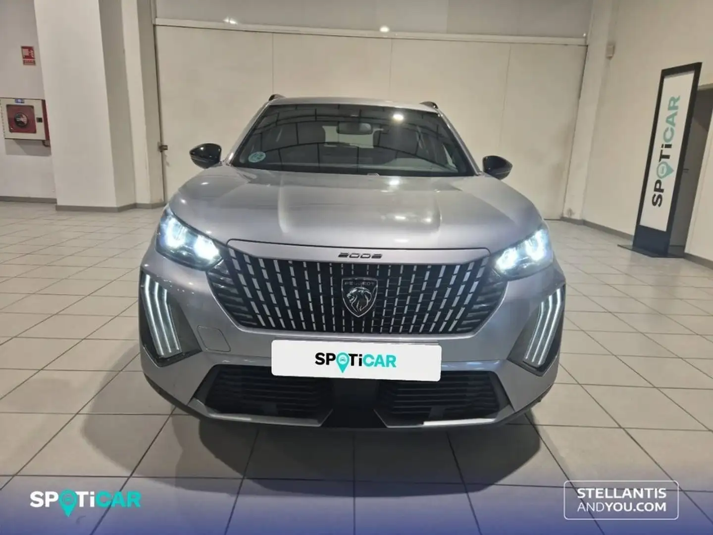 Peugeot 2008 1.2 PureTech S&S Allure 100 Gris - 2