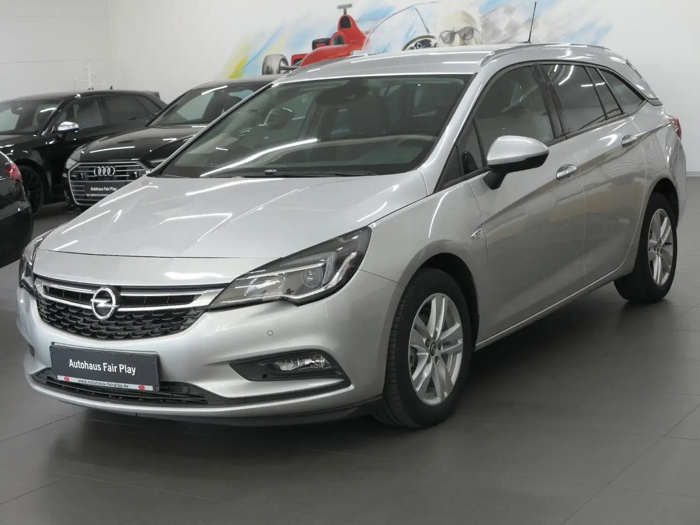Opel Astra 1.4 Turbo ST KAMERA/PDC/CARPLAY/U-FREI! Silber - 1