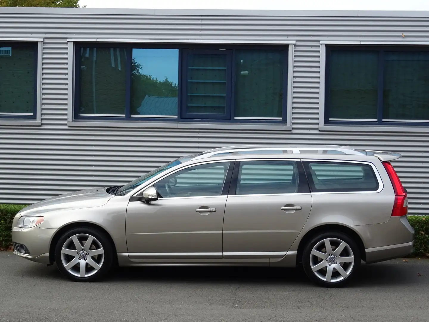 Volvo V70 3.2 Summum Xenon Stoelkoeling Blis Fulloption Gris - 2