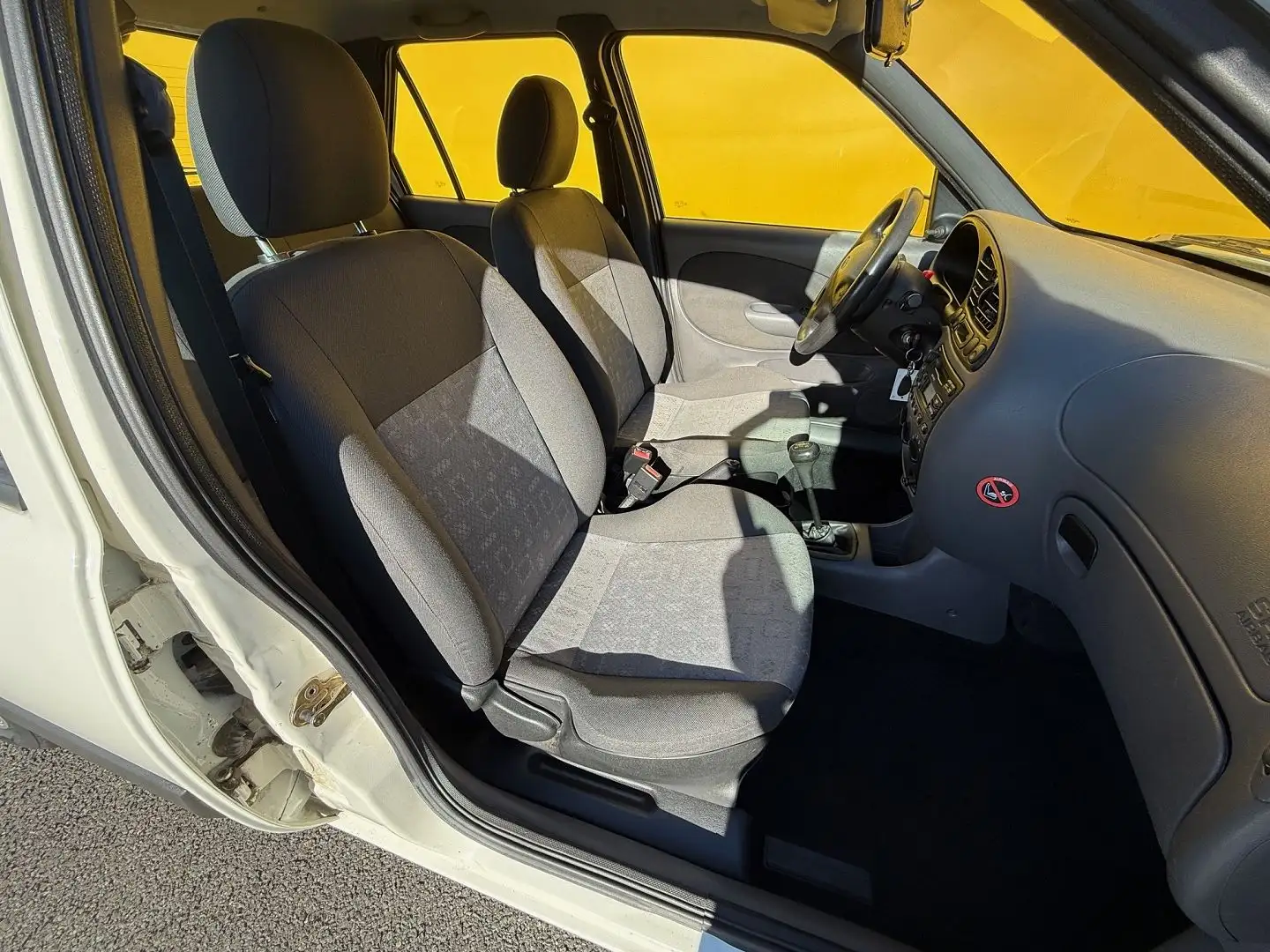 Ford Fiesta 1.8 D 60CH AMBIENTE 5P Blanc - 2