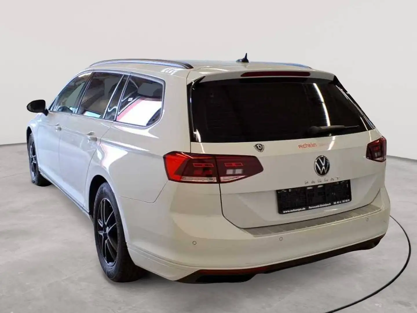 Volkswagen Passat Passat Variant 2.0 TDI SCR AHK NAV Weiß - 2