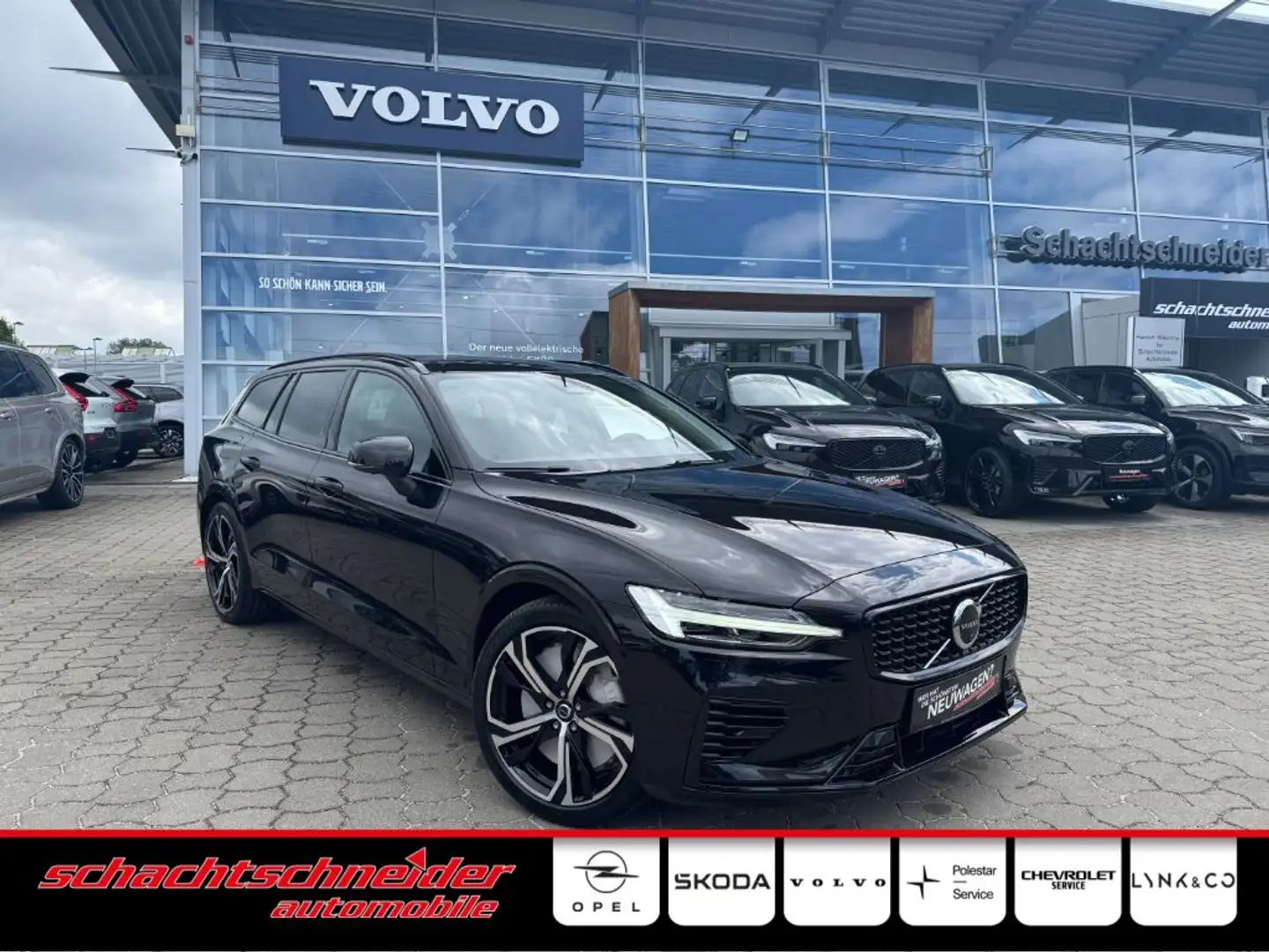 Volvo V60 T6 Plug-in Hybrid AWD Plus Dark+LagomPak+ Negru - 1