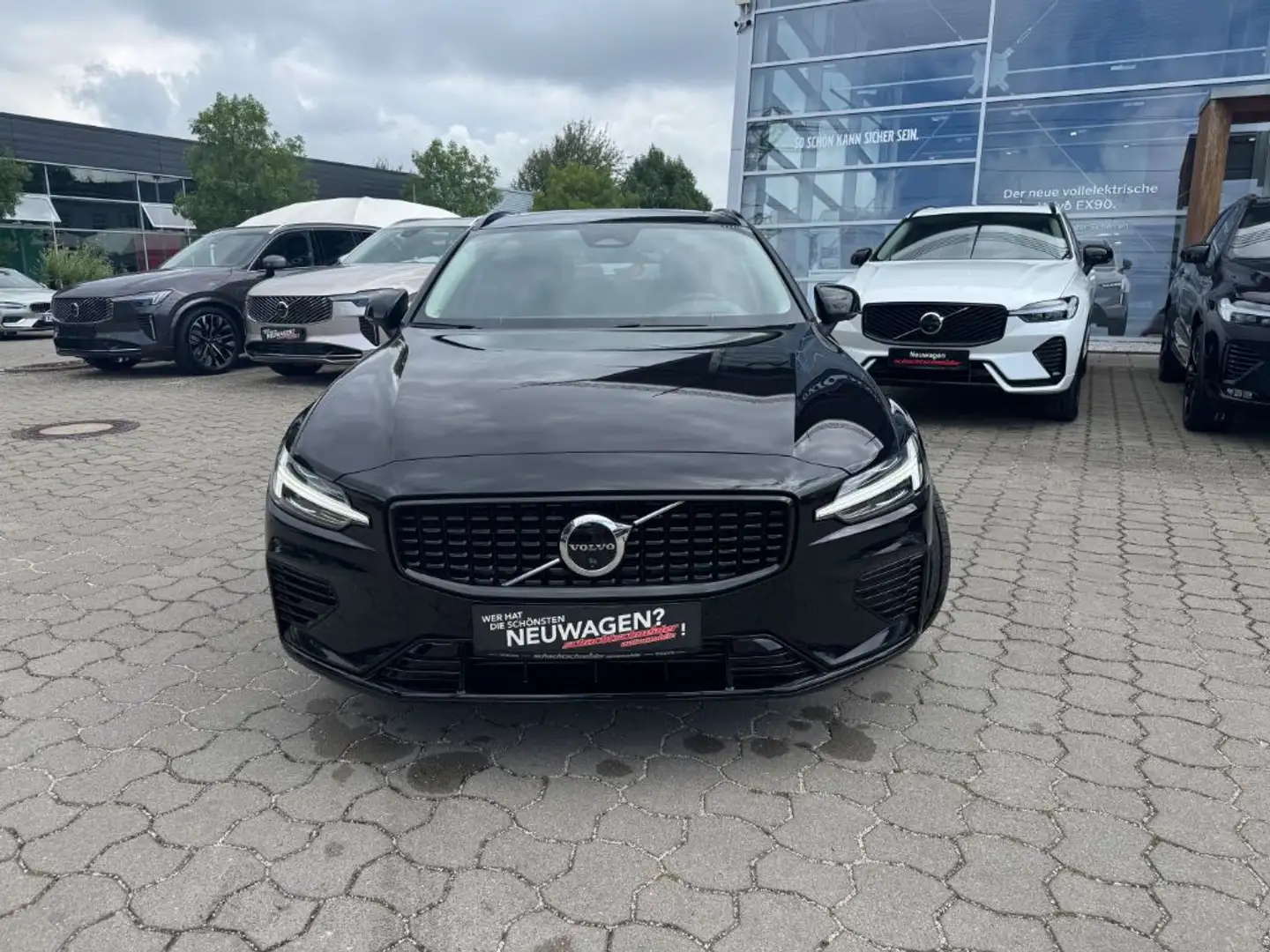 Volvo V60 T6 Plug-in Hybrid AWD Plus Dark+LagomPak+ Negru - 2