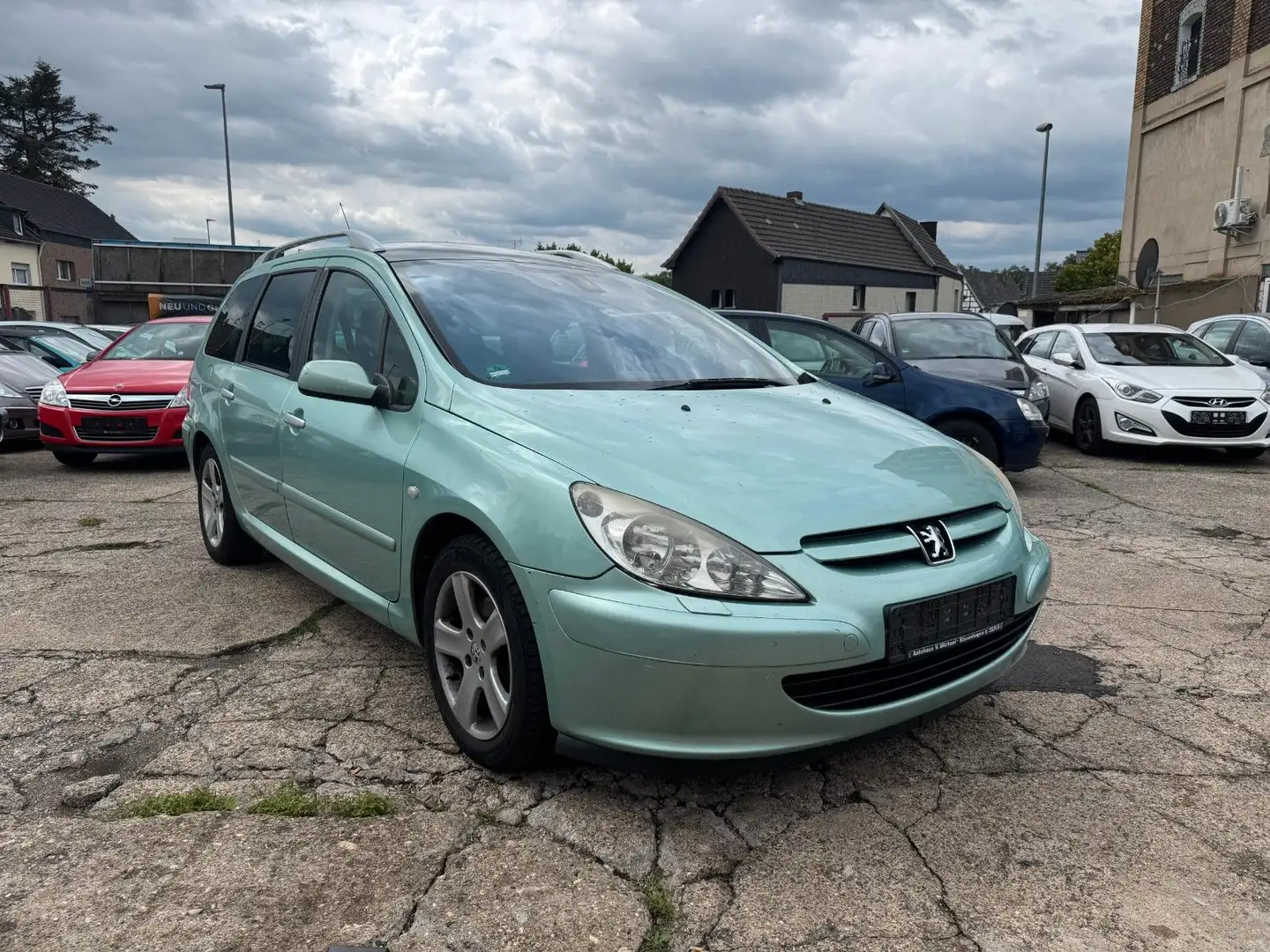 Peugeot 307 2.0 16V Premium 135*TÜV 04/26*KLIMA*7SITZ Vert - 1