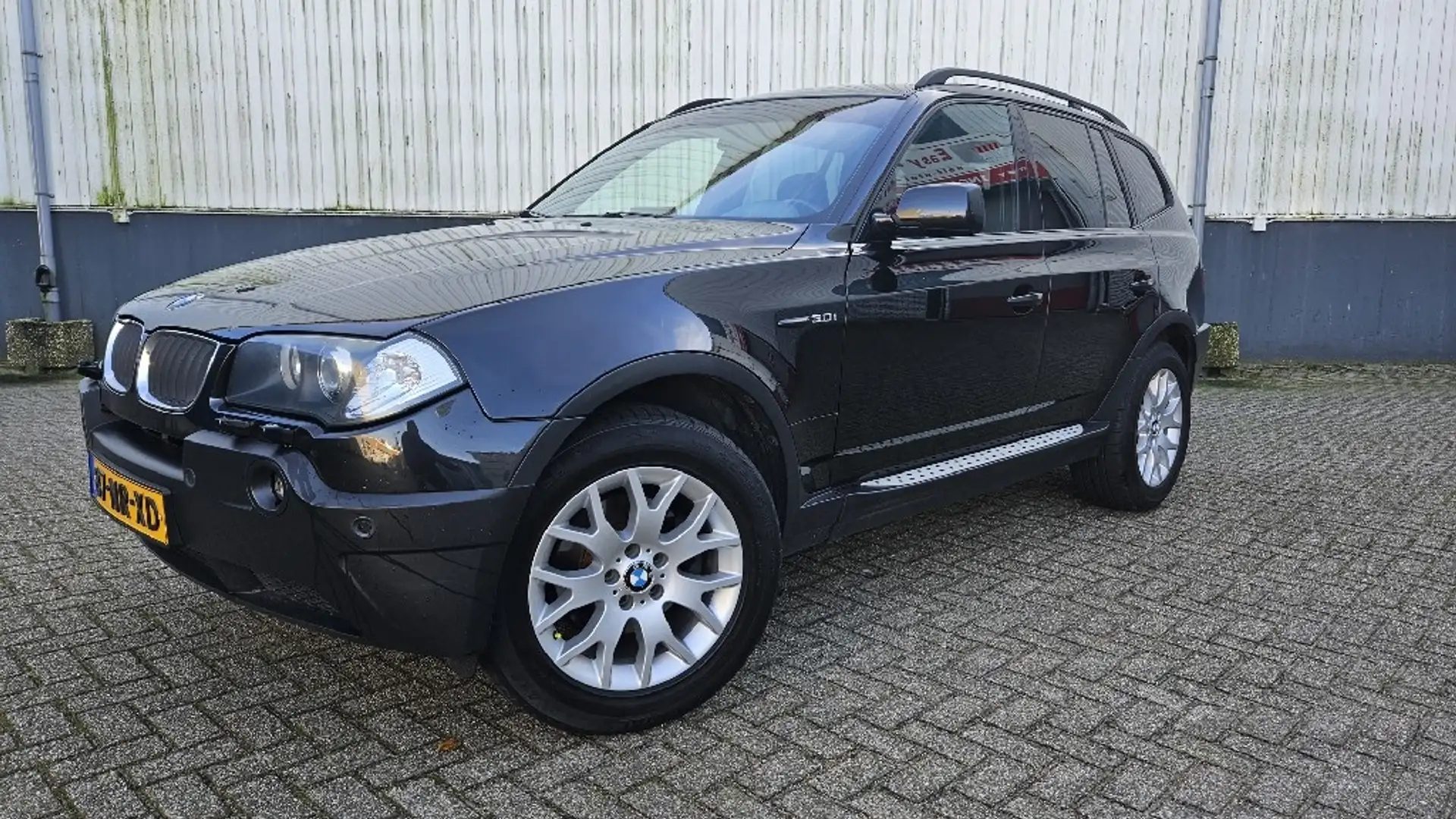 BMW X3 3.0i Executive youngtimer Nero - 2