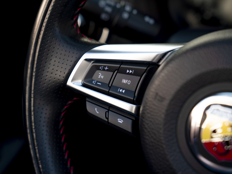 Abarth 124 Spider | Handbak | Bose — photo 12