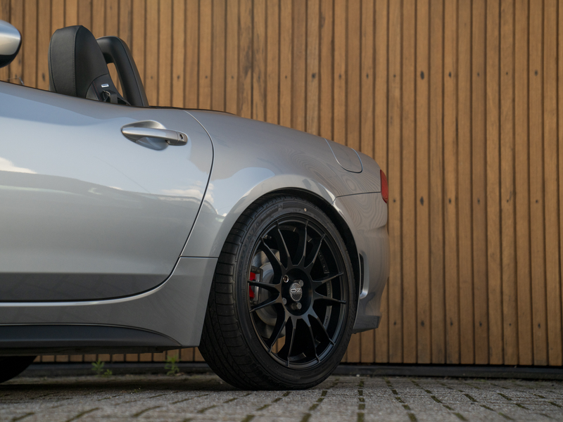 Abarth 124 Spider | Handbak | Bose — photo 2