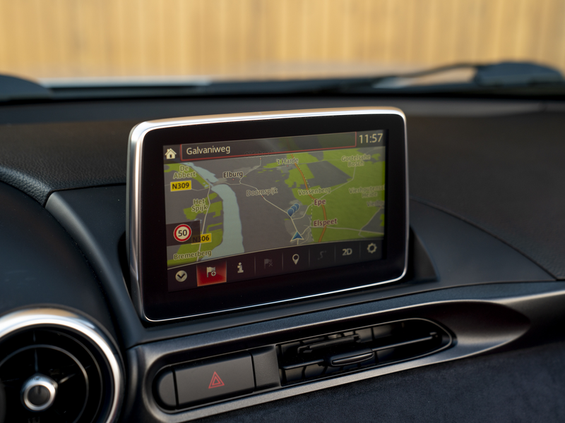 Abarth 124 Spider | Handbak | Bose — photo 27