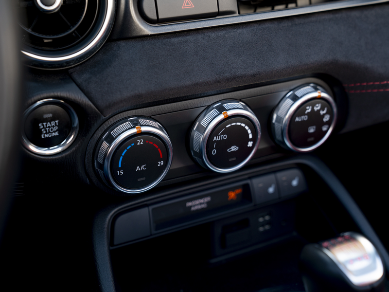 Abarth 124 Spider | Handbak | Bose — photo 26