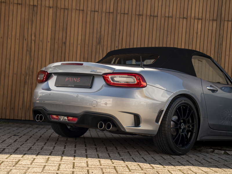 Abarth 124 Spider | Handbak | Bose — photo 15