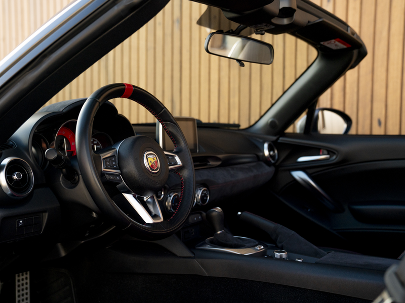 Abarth 124 Spider | Handbak | Bose — photo 19