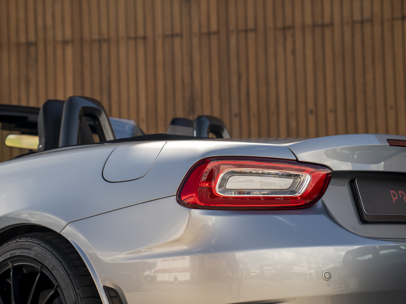 Abarth 124 Spider | Handbak | Bose — photo 5