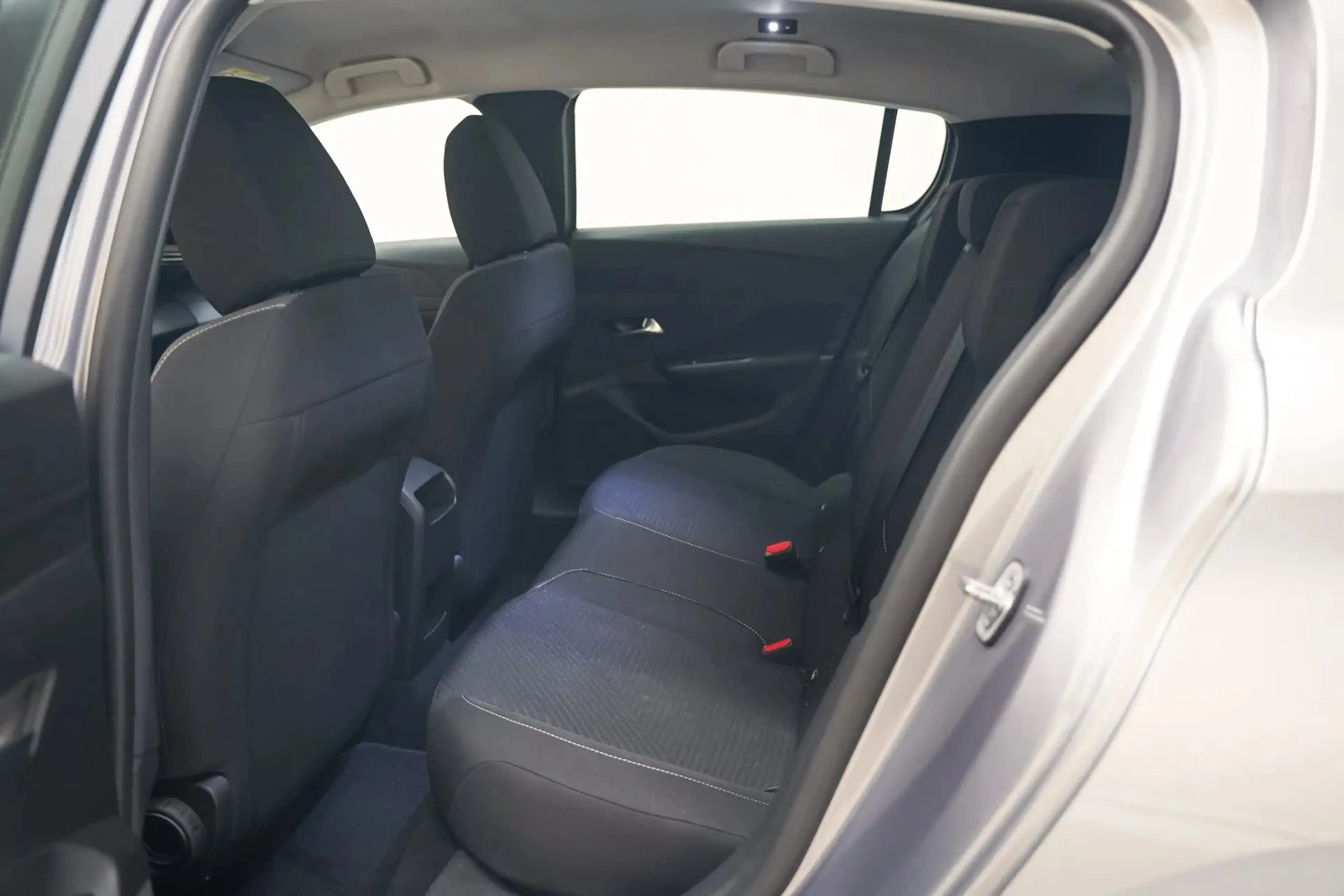Peugeot 308 1.6 Plug-in Hybrid Active Pack 180 Aut. [ Navigati — photo 11
