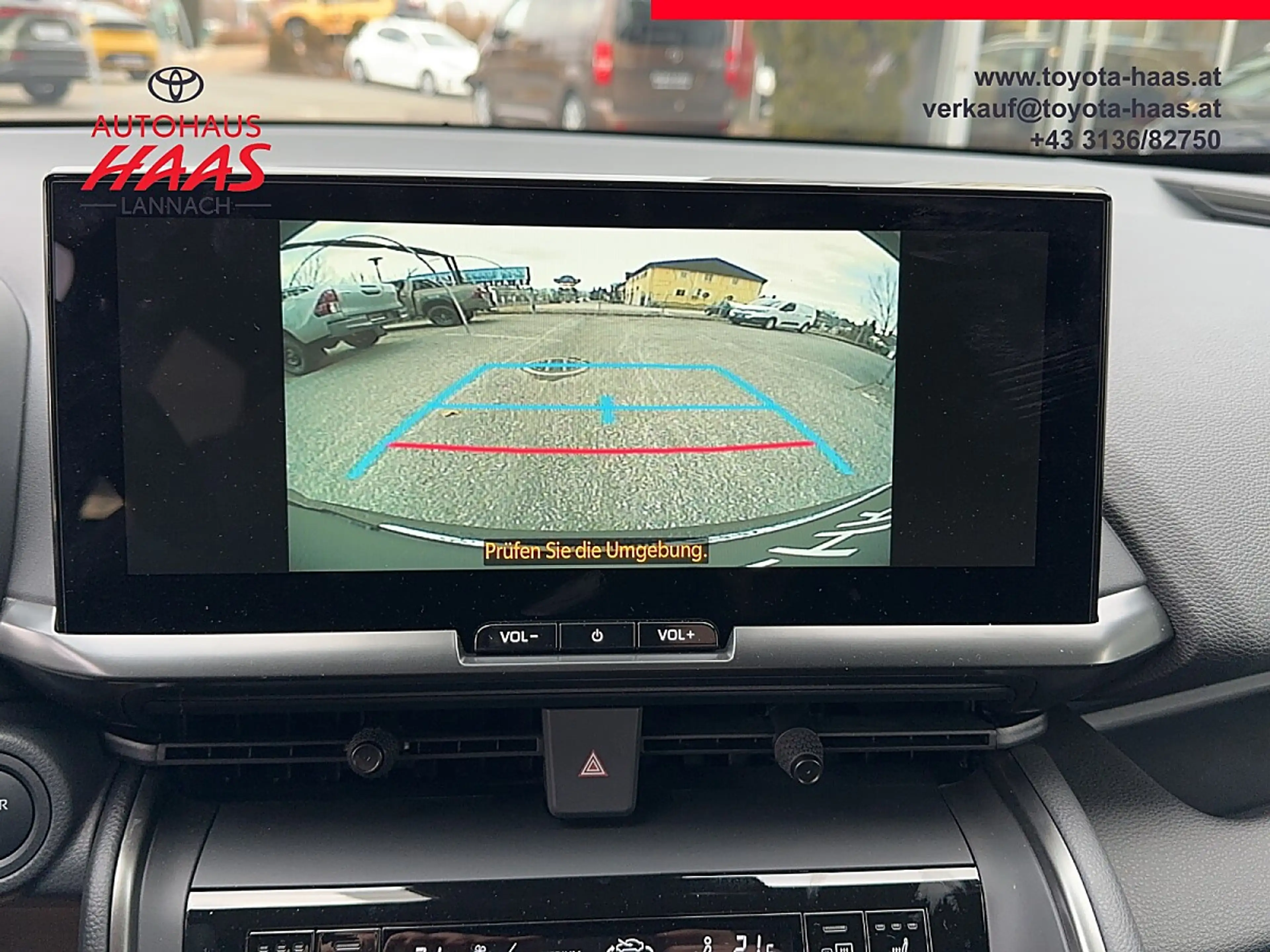 Toyota C-HR 2,0 Plug-In Hybrid E-CVT Active Drive+Technikpaket — photo 12