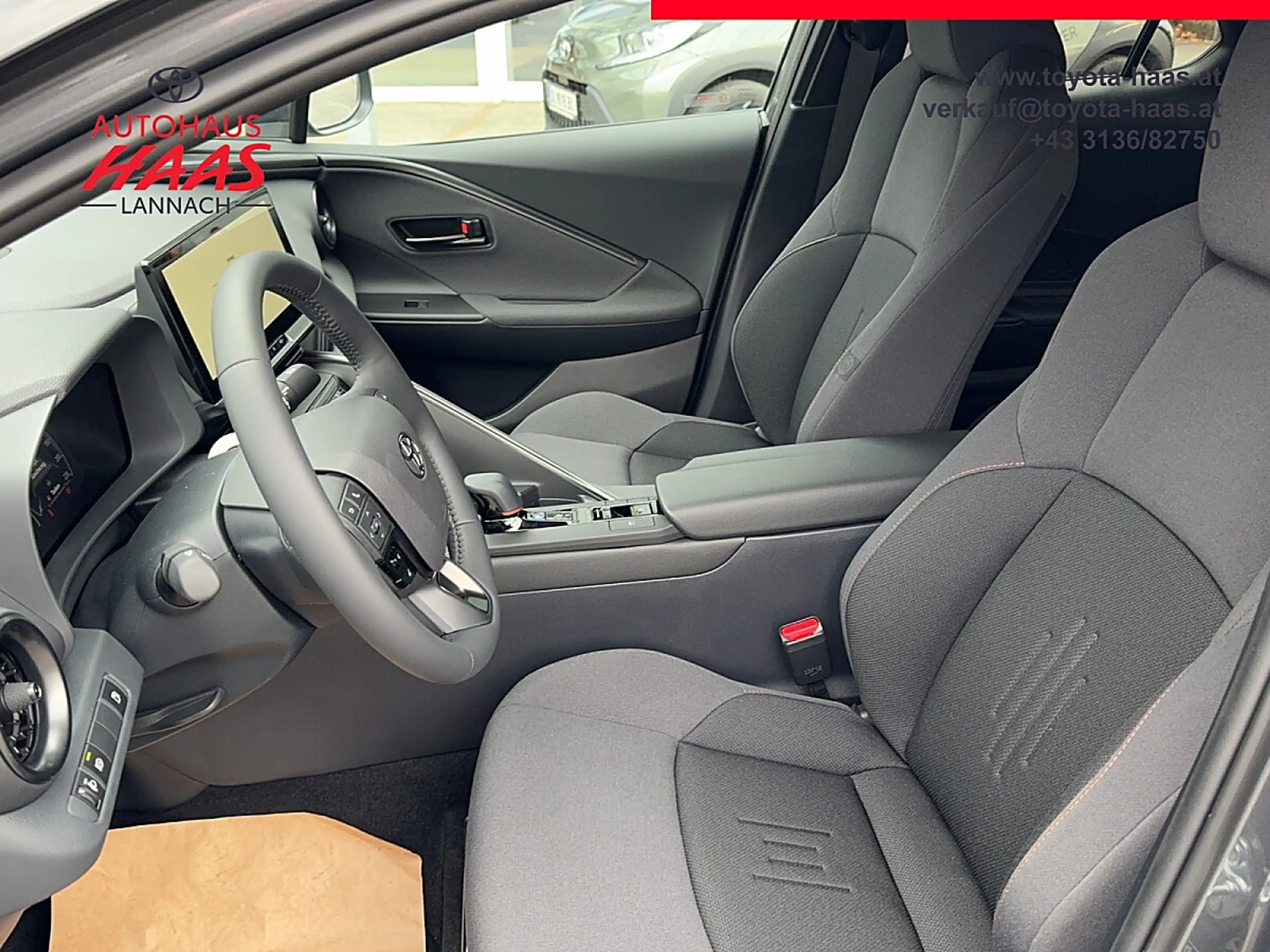 Toyota C-HR 2,0 Plug-In Hybrid E-CVT Active Drive+Technikpaket — photo 9