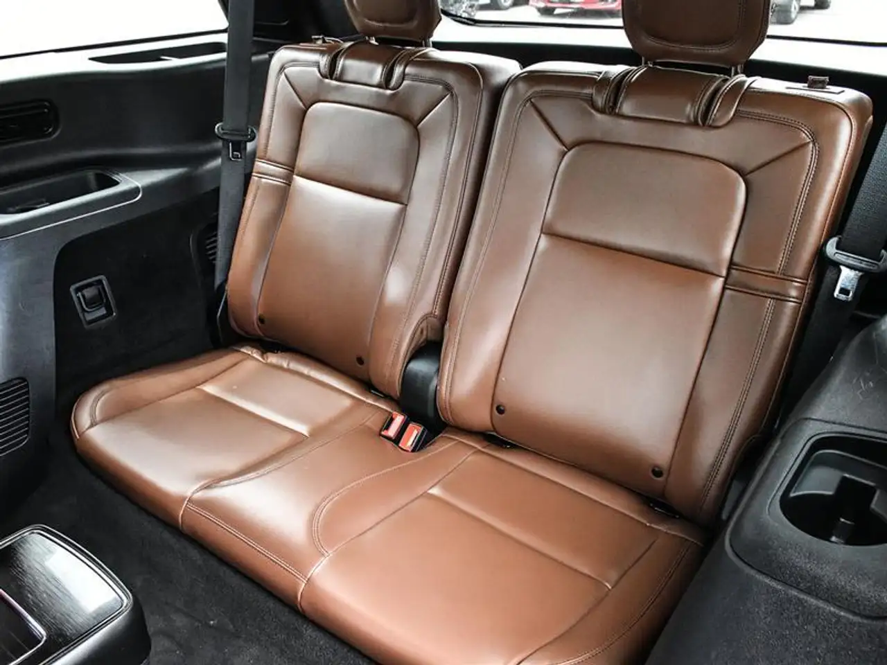 Lincoln Aviator снимка Lincoln Aviator