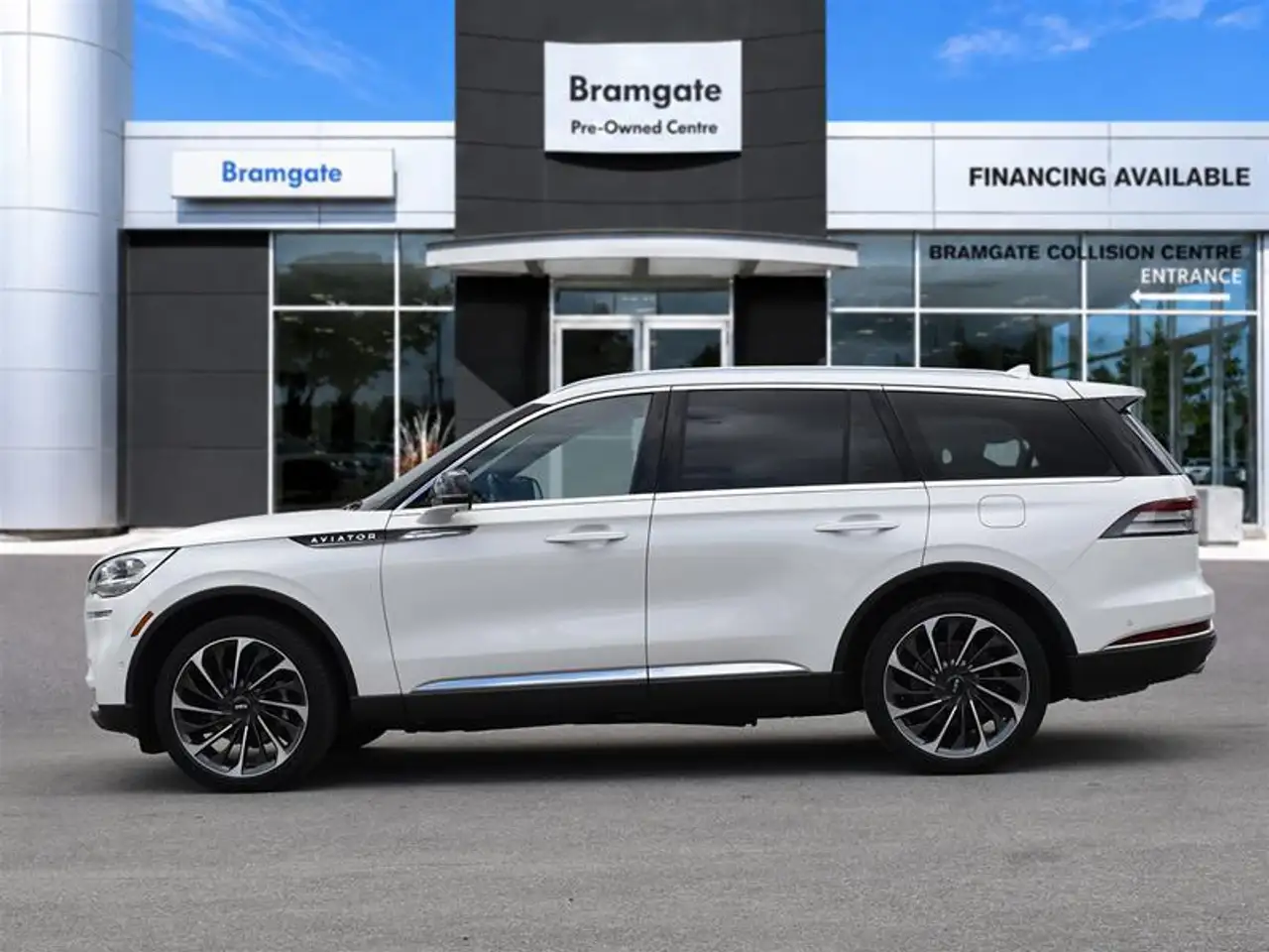 Lincoln Aviator снимка Lincoln Aviator