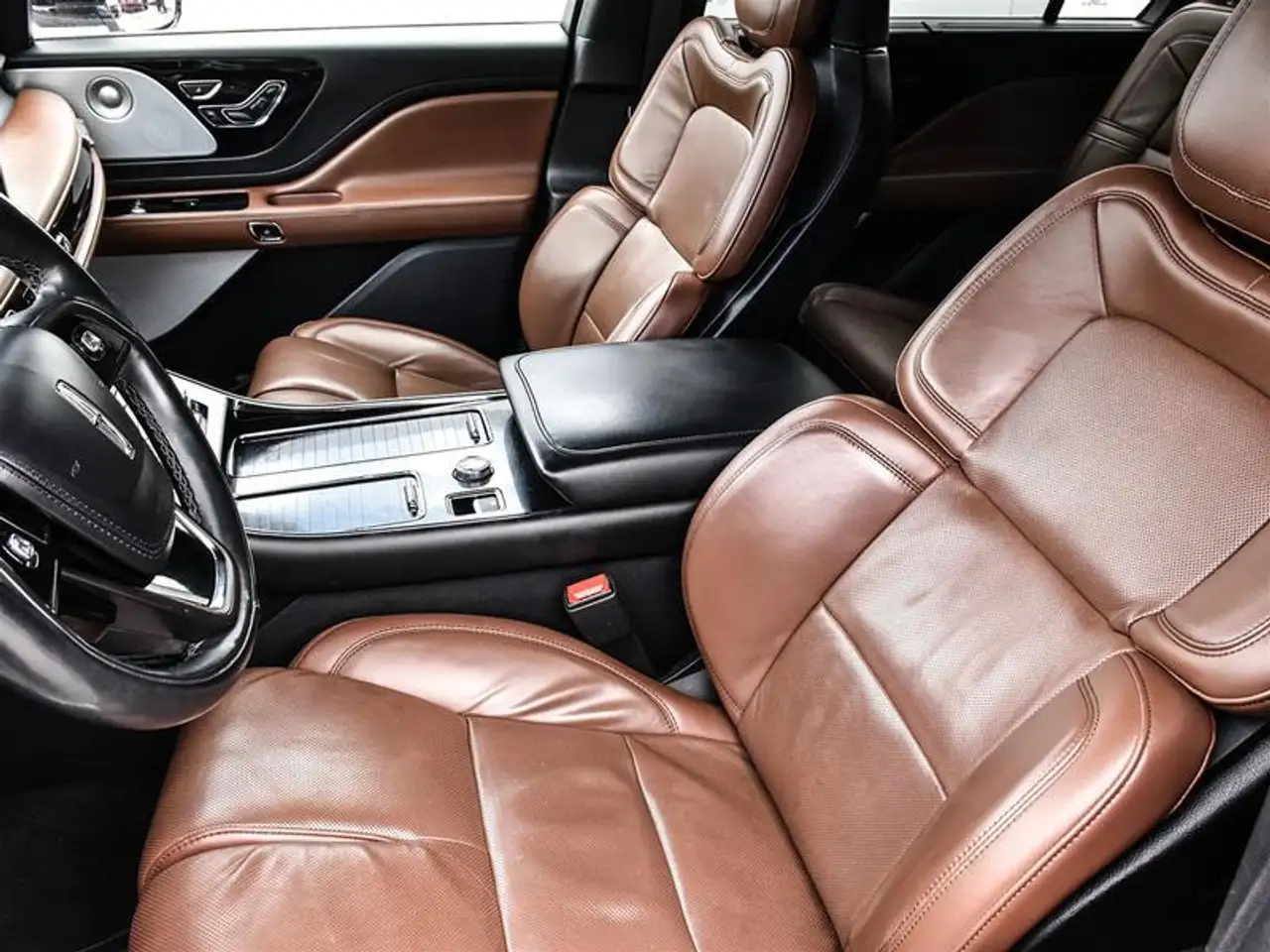 Lincoln Aviator снимка Lincoln Aviator