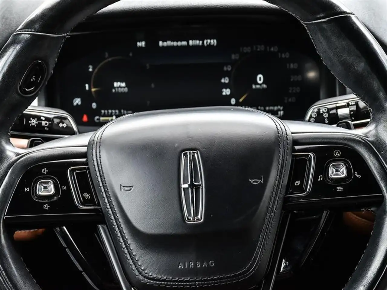 Lincoln Aviator снимка Lincoln Aviator
