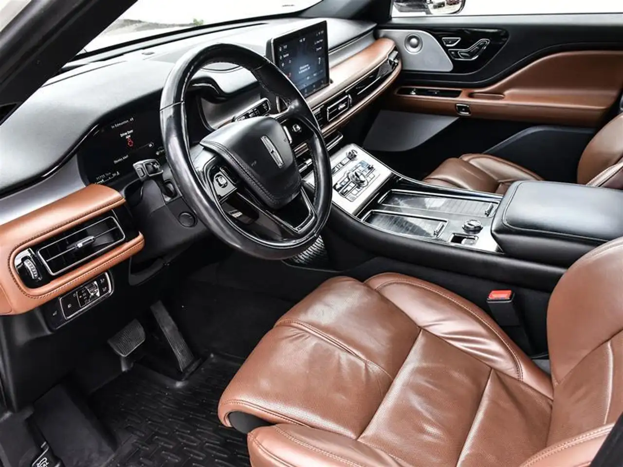 Lincoln Aviator снимка Lincoln Aviator