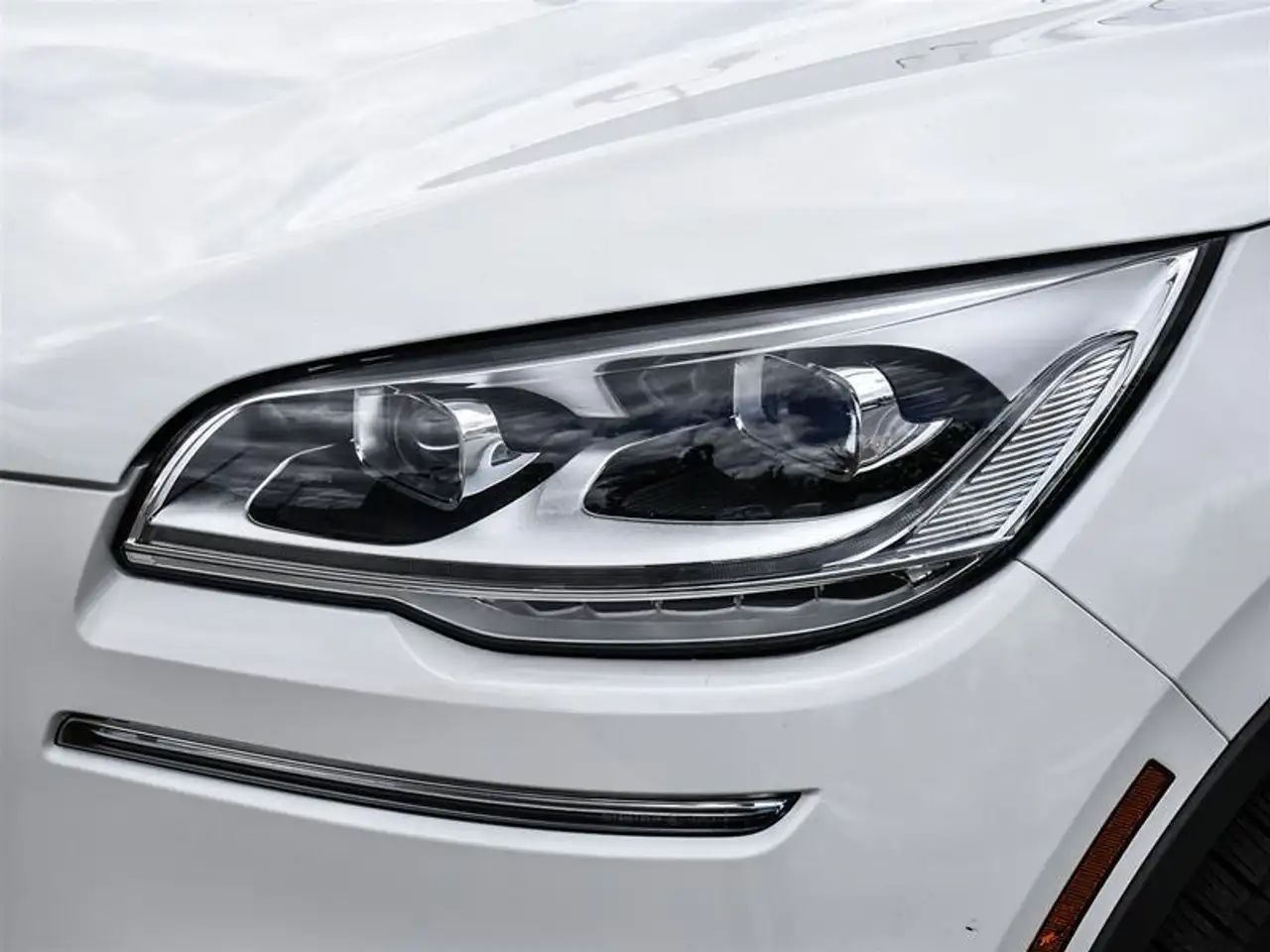 Lincoln Aviator снимка Lincoln Aviator
