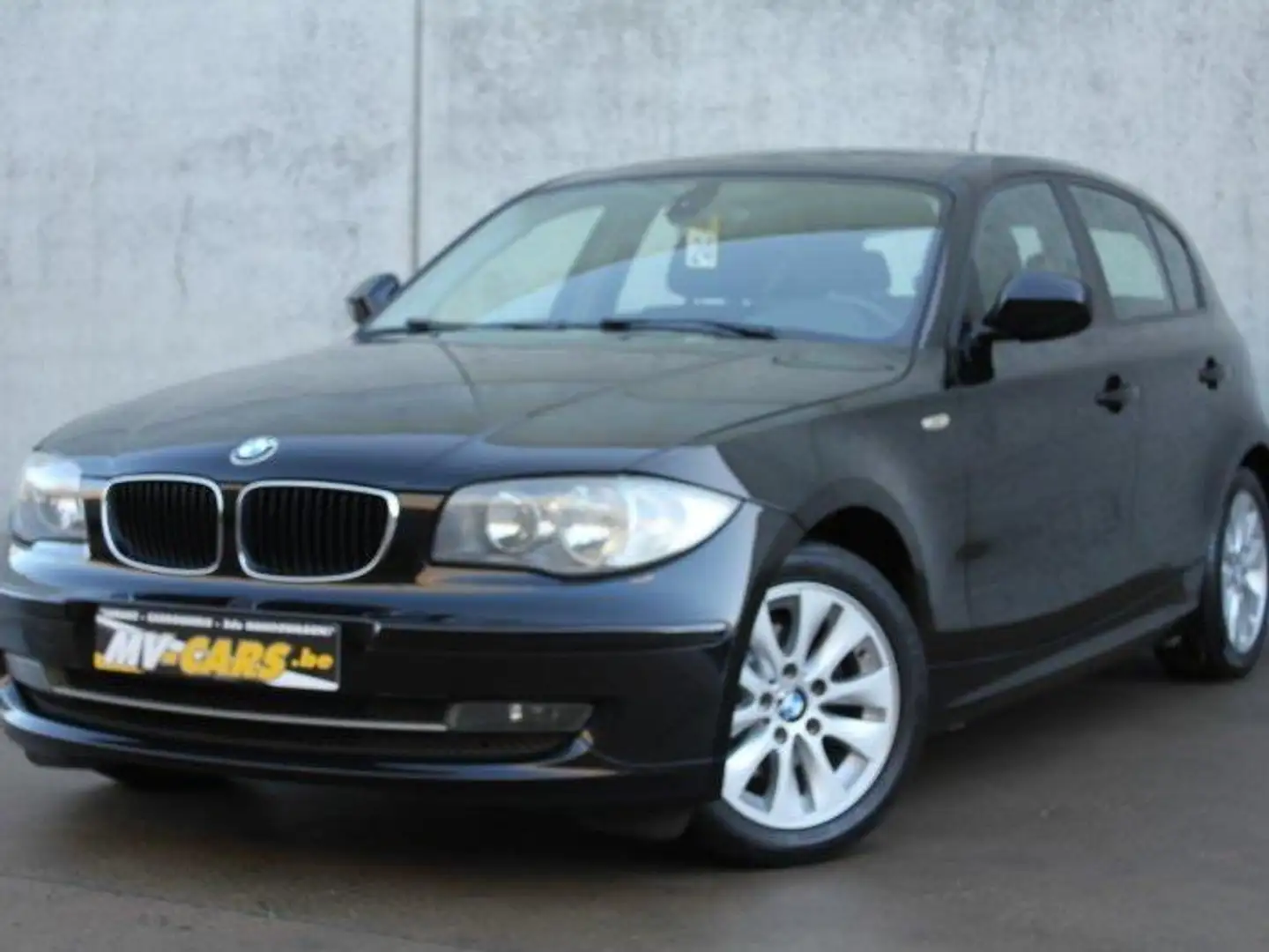BMW 116 BMW 116i/multistuur/cruise control Zwart - 2