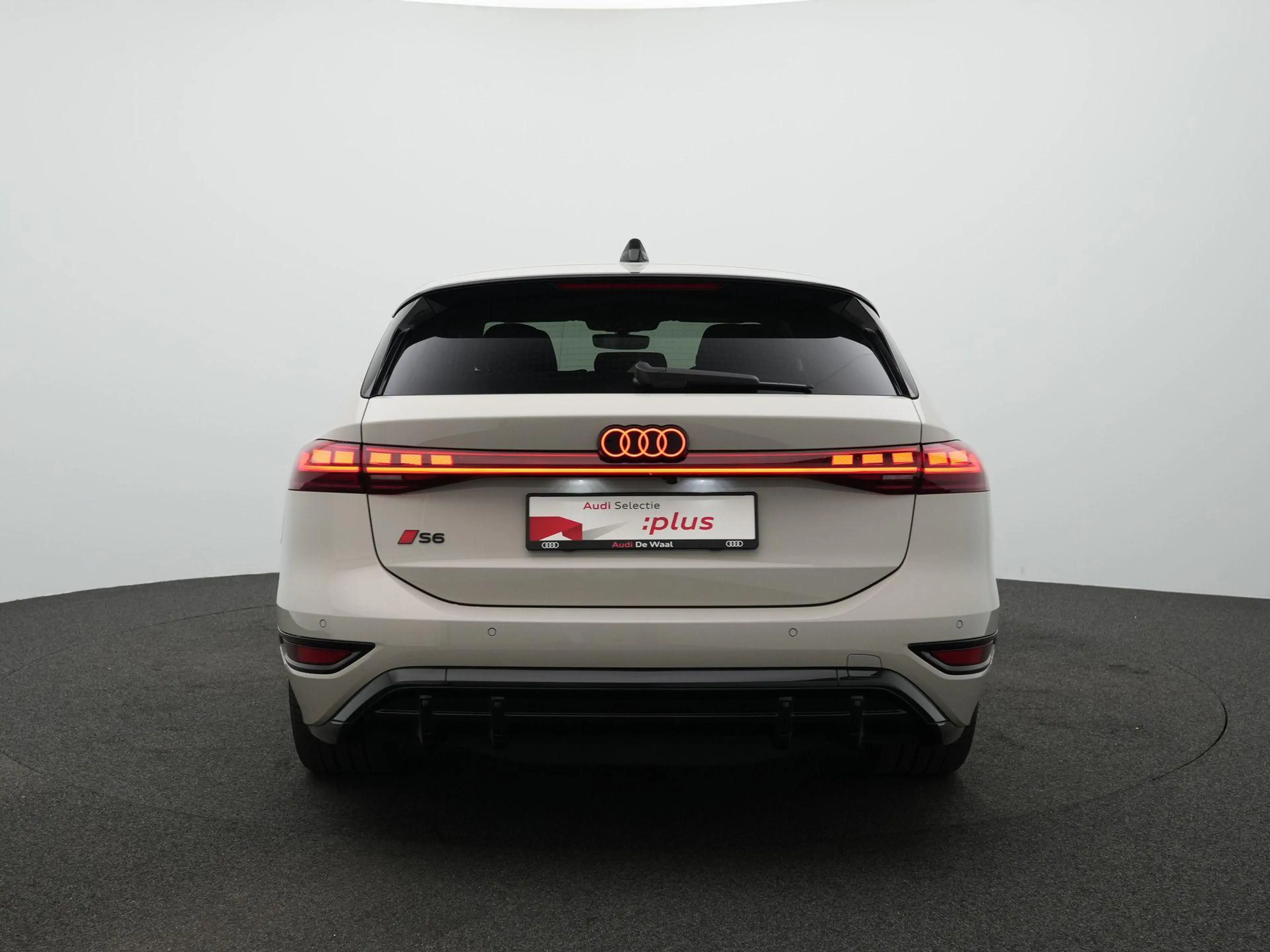 Audi S6 e-tron Avant S6 503pk 100 kWh | 21" LM Velgen, Luchtverin — photo 6
