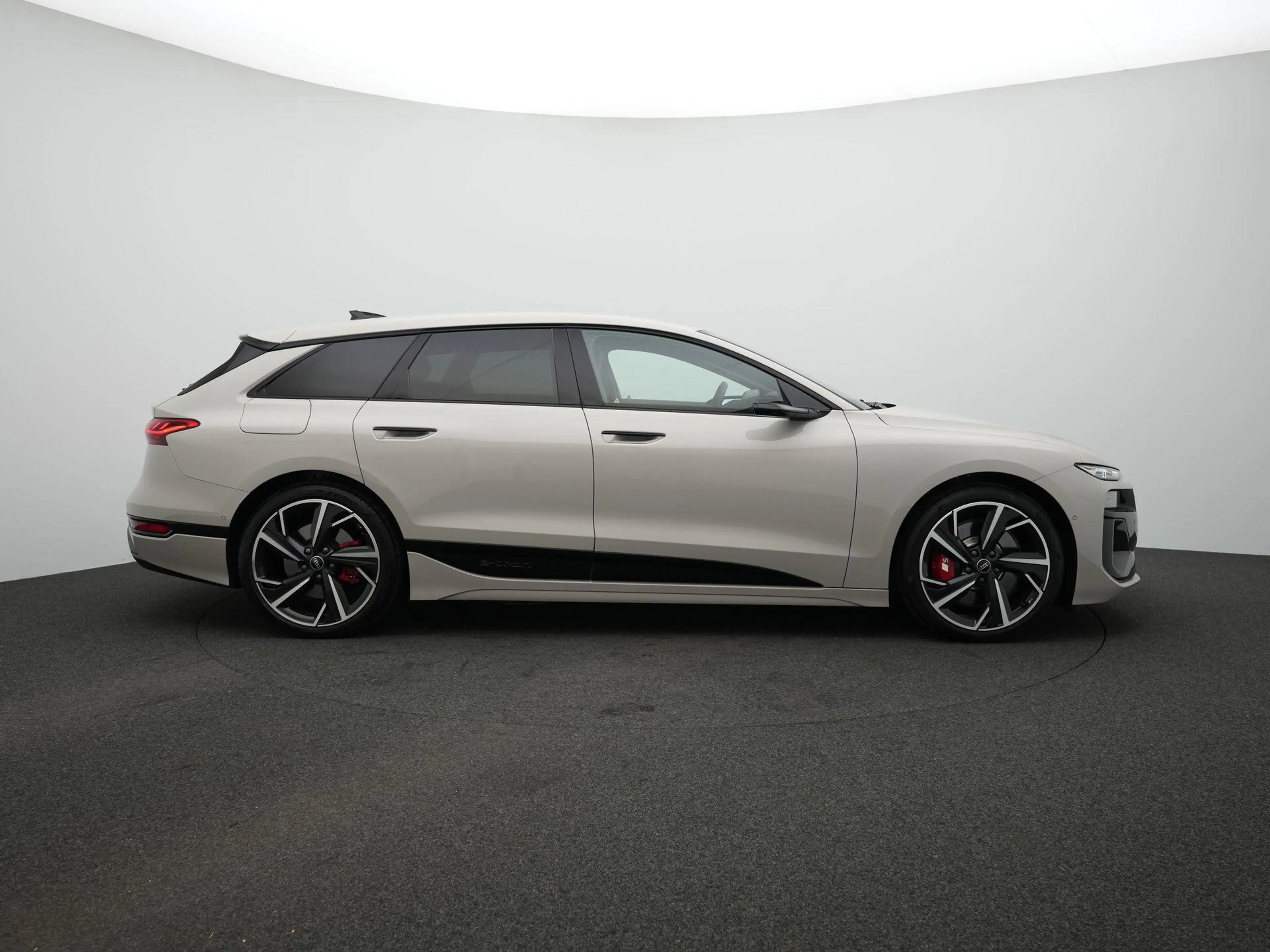 Audi S6 e-tron Avant S6 503pk 100 kWh | 21" LM Velgen, Luchtverin — photo 4