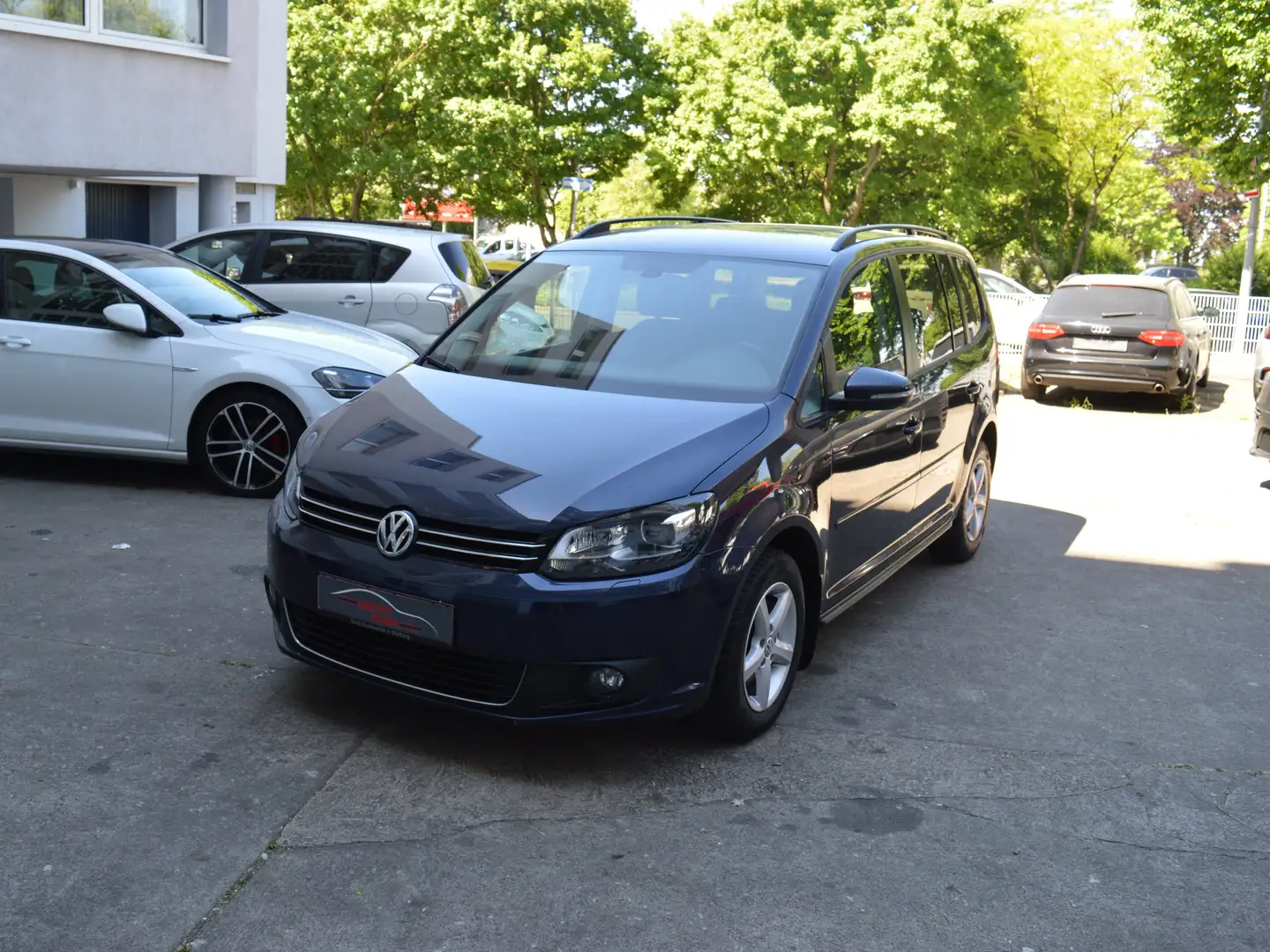 Volkswagen Touran 1.6 TDI DPF BlueMotion Technology DSG Comfortline Albastru - 1